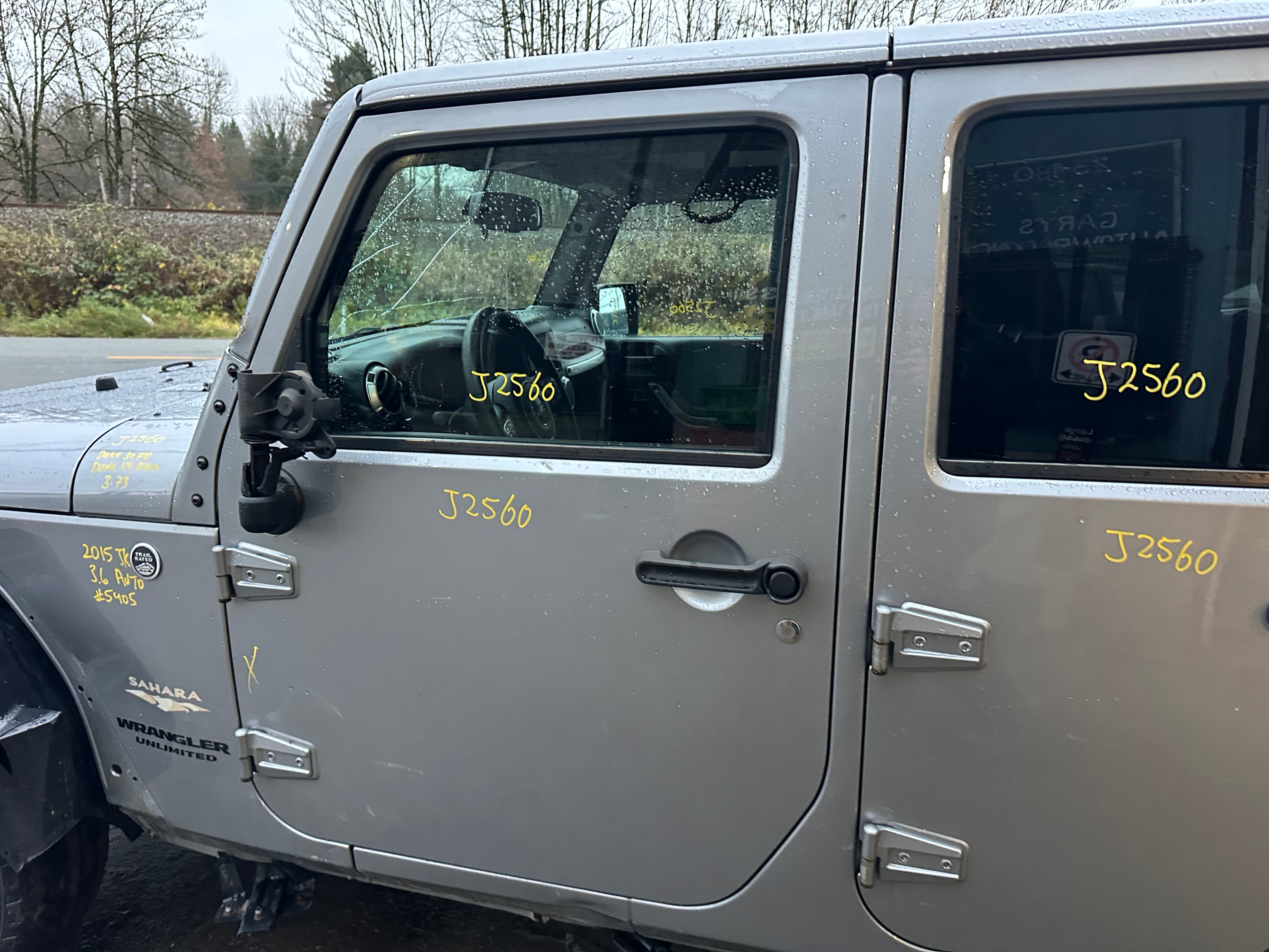 2015 Jeep Wrangler JK Unlimited Sahara 3.6 – J2560