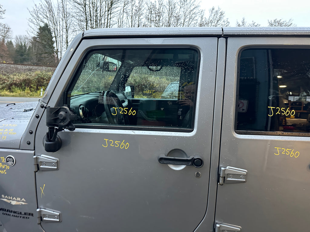 2015 Jeep Wrangler JK Unlimited Sahara 3.6 – J2560