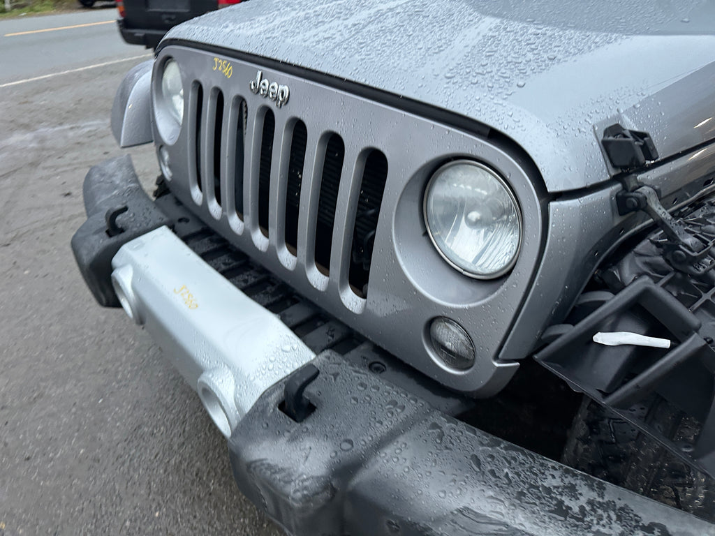 2015 Jeep Wrangler JK Unlimited Sahara 3.6 – J2560