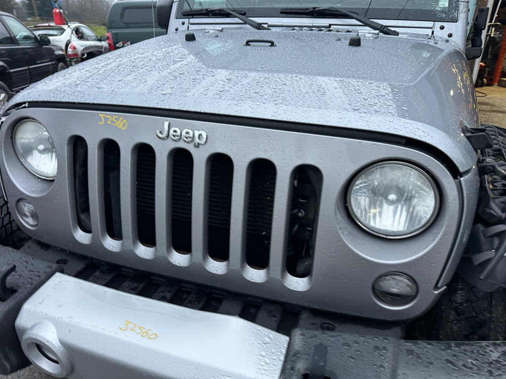 2015 Jeep Wrangler JK Unlimited Sahara 3.6 – J2560