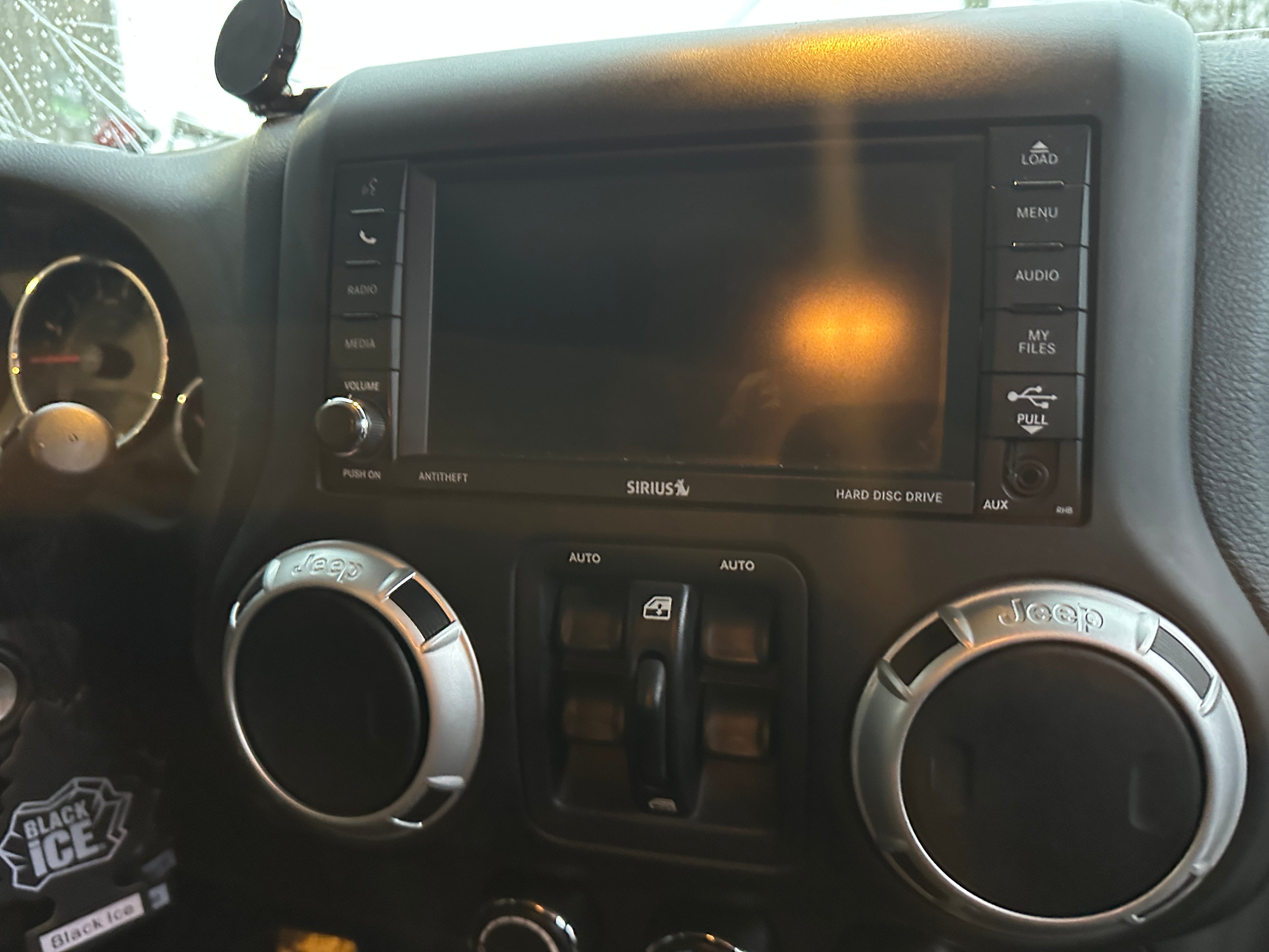 2015 Jeep Wrangler JK Unlimited Sahara 3.6 – J2560