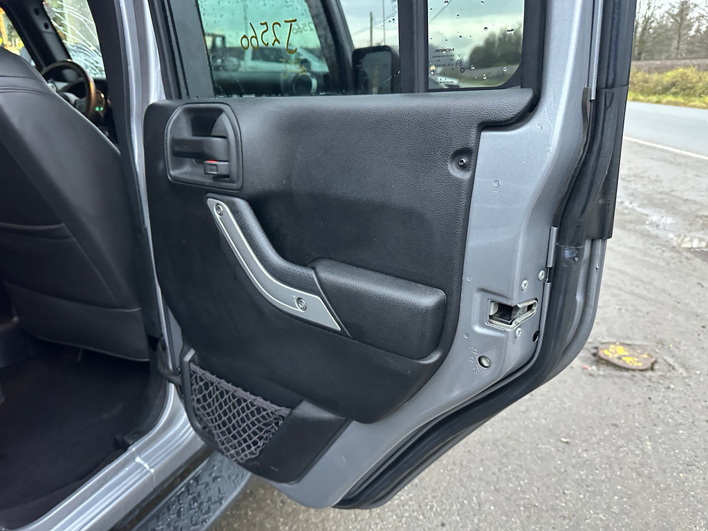 2015 Jeep Wrangler JK Unlimited Sahara 3.6 – J2560
