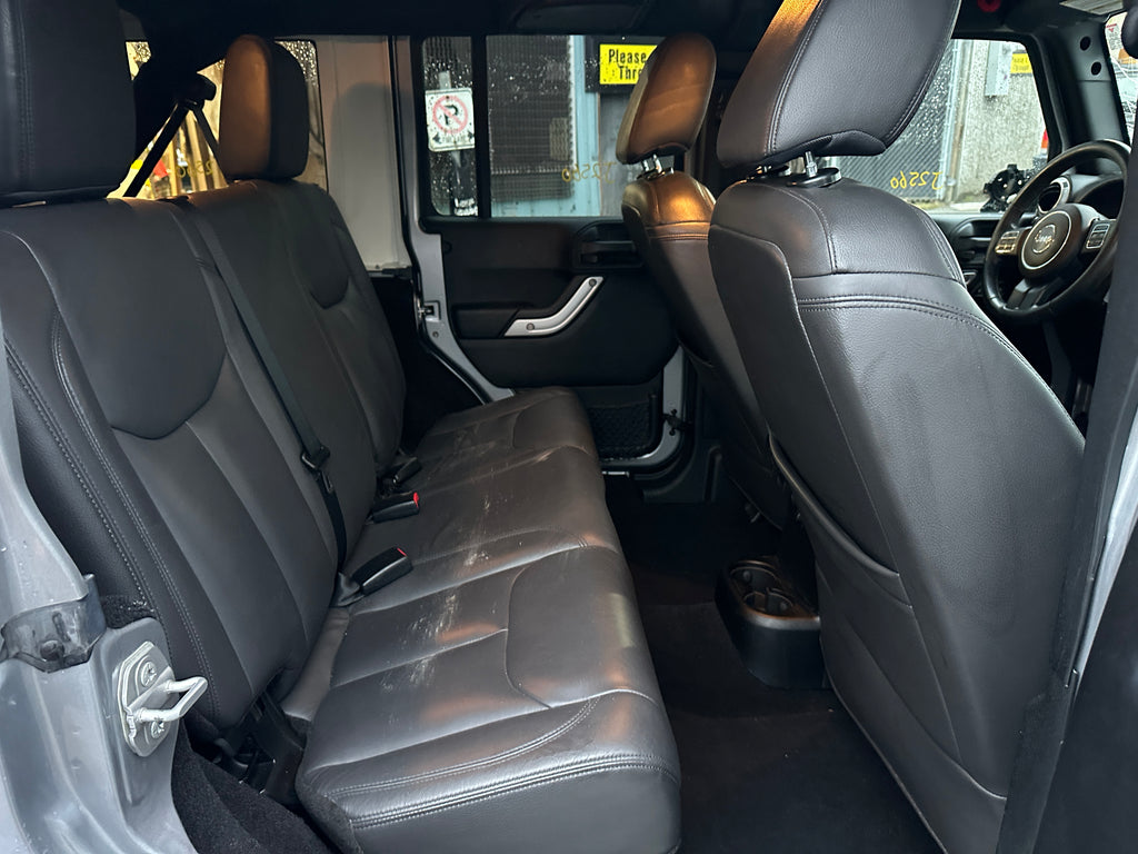 2015 Jeep Wrangler JK Unlimited Sahara 3.6 – J2560