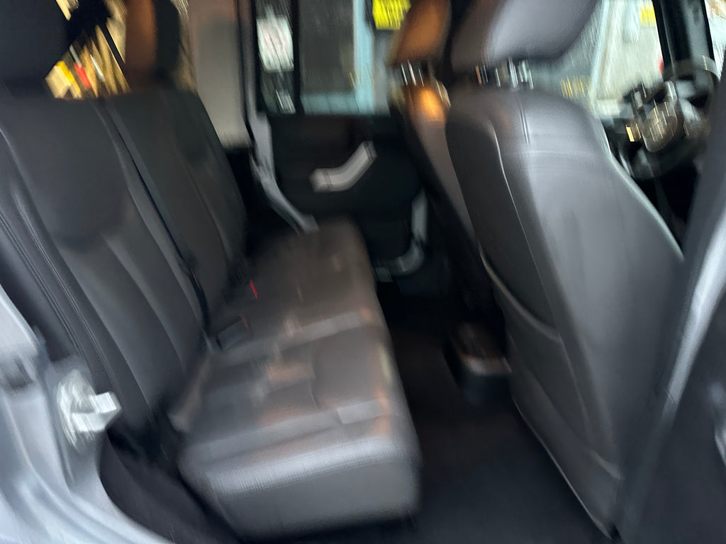 2015 Jeep Wrangler JK Unlimited Sahara 3.6 – J2560