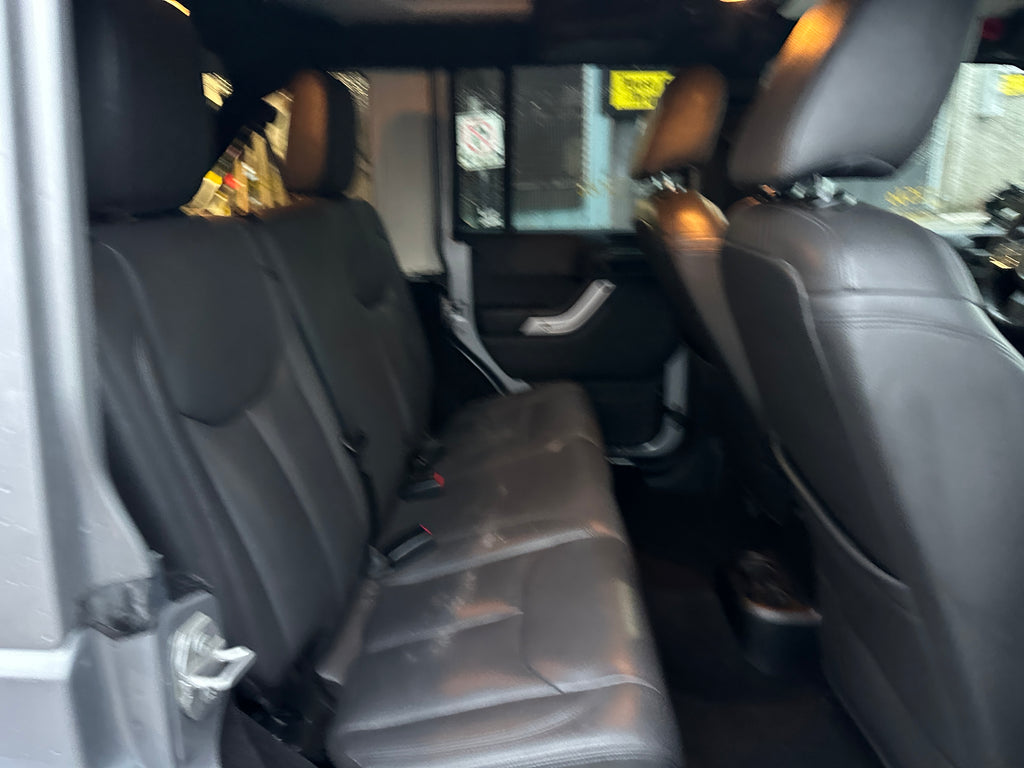 2015 Jeep Wrangler JK Unlimited Sahara 3.6 – J2560