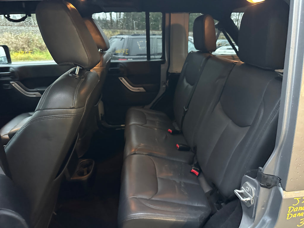 2015 Jeep Wrangler JK Unlimited Sahara 3.6 – J2560