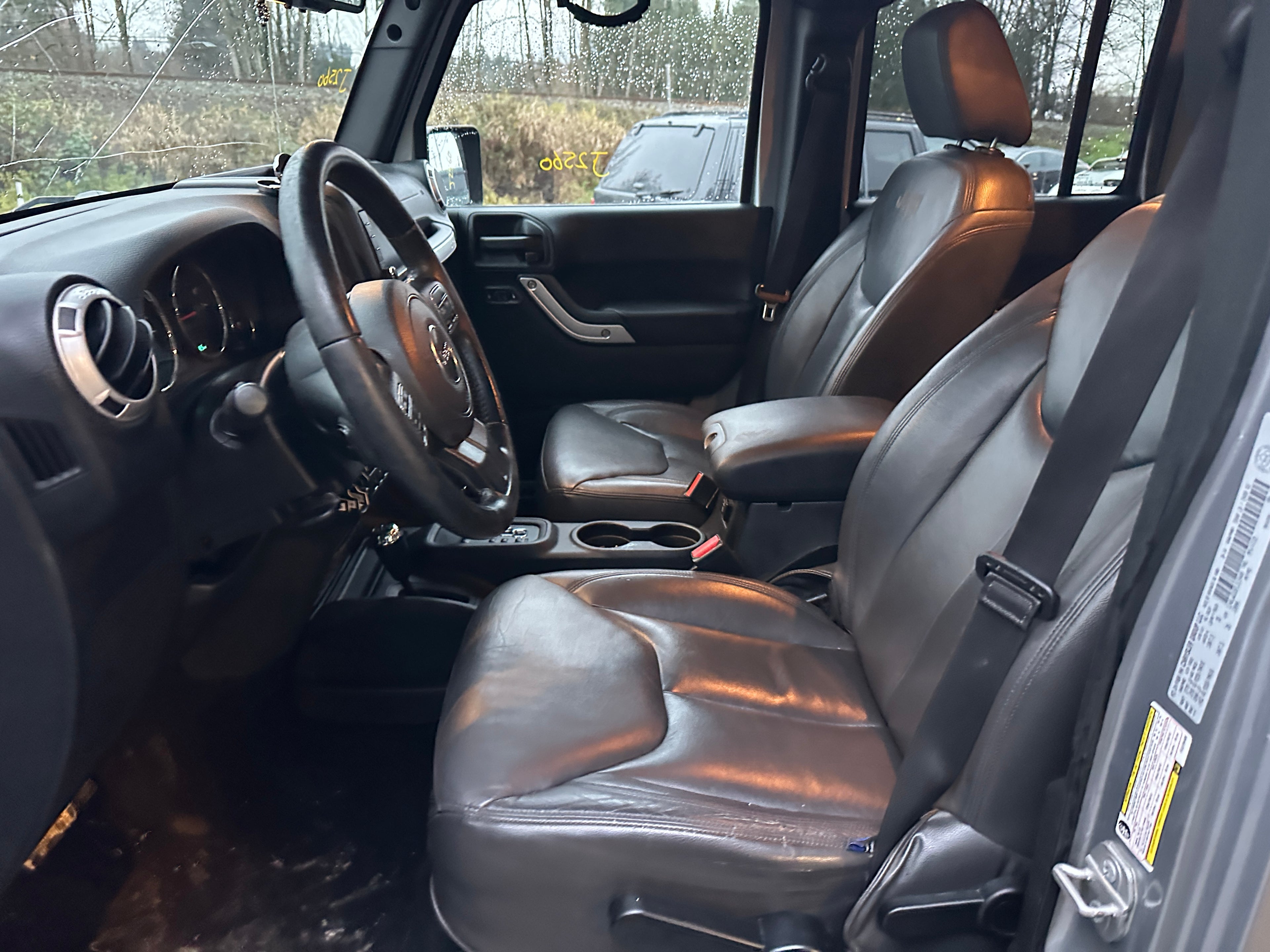 2015 Jeep Wrangler JK Unlimited Sahara 3.6 – J2560