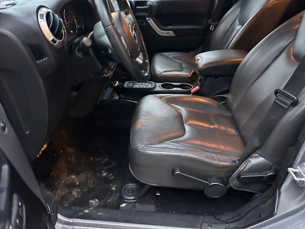 2015 Jeep Wrangler JK Unlimited Sahara 3.6 – J2560