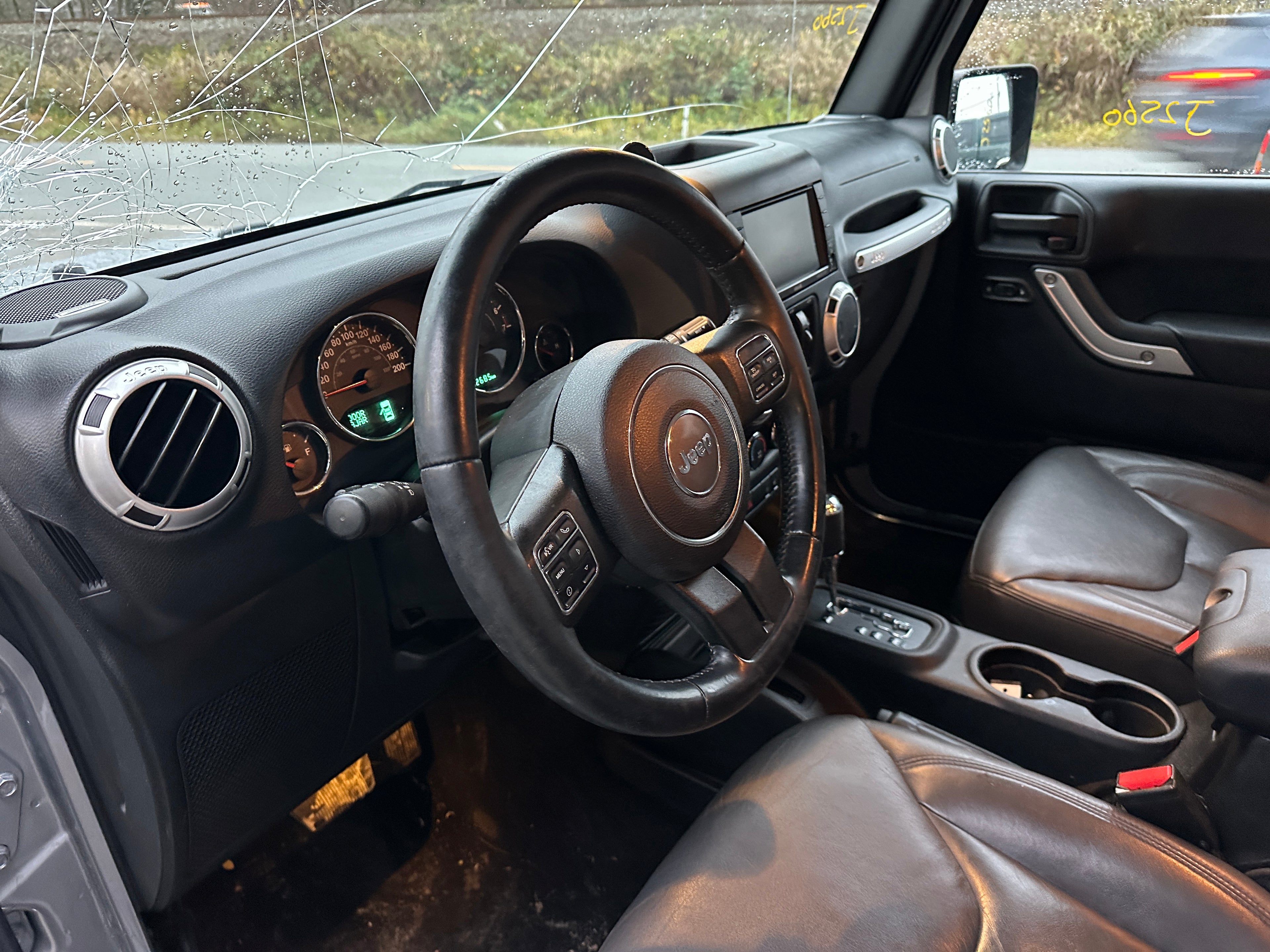 2015 Jeep Wrangler JK Unlimited Sahara 3.6 – J2560