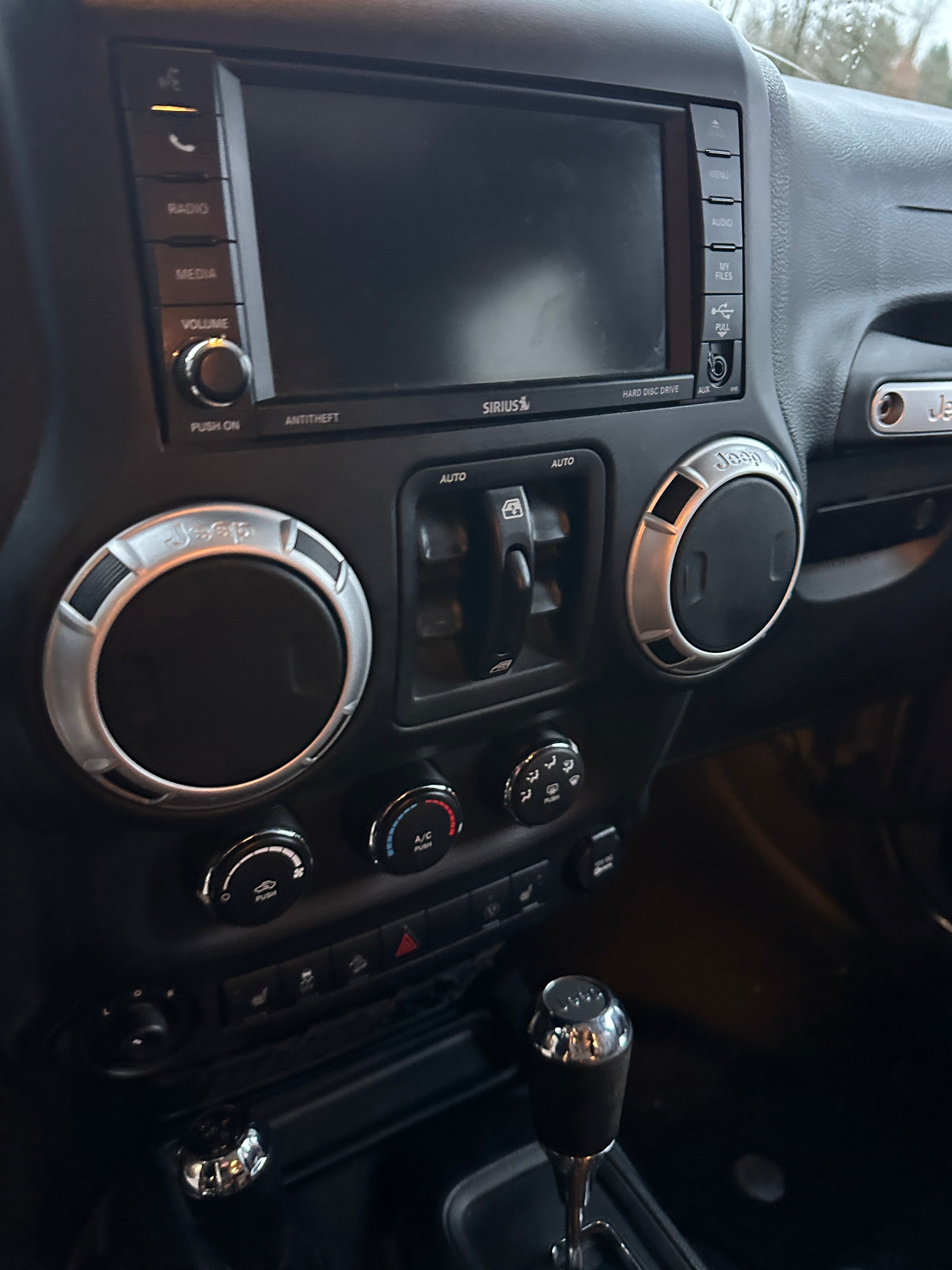 2015 Jeep Wrangler JK Unlimited Sahara 3.6 – J2560