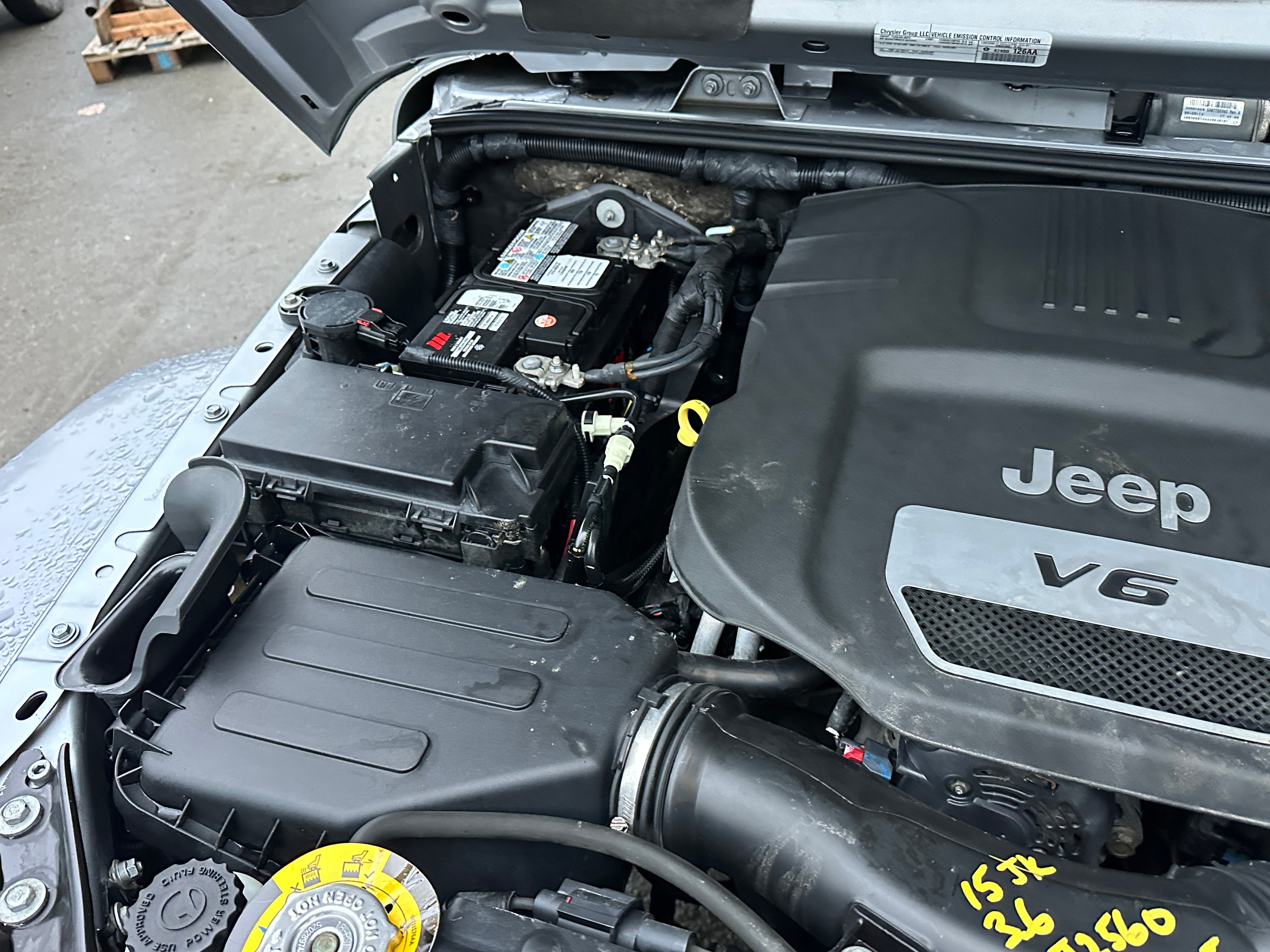 2015 Jeep Wrangler JK Unlimited Sahara 3.6 – J2560