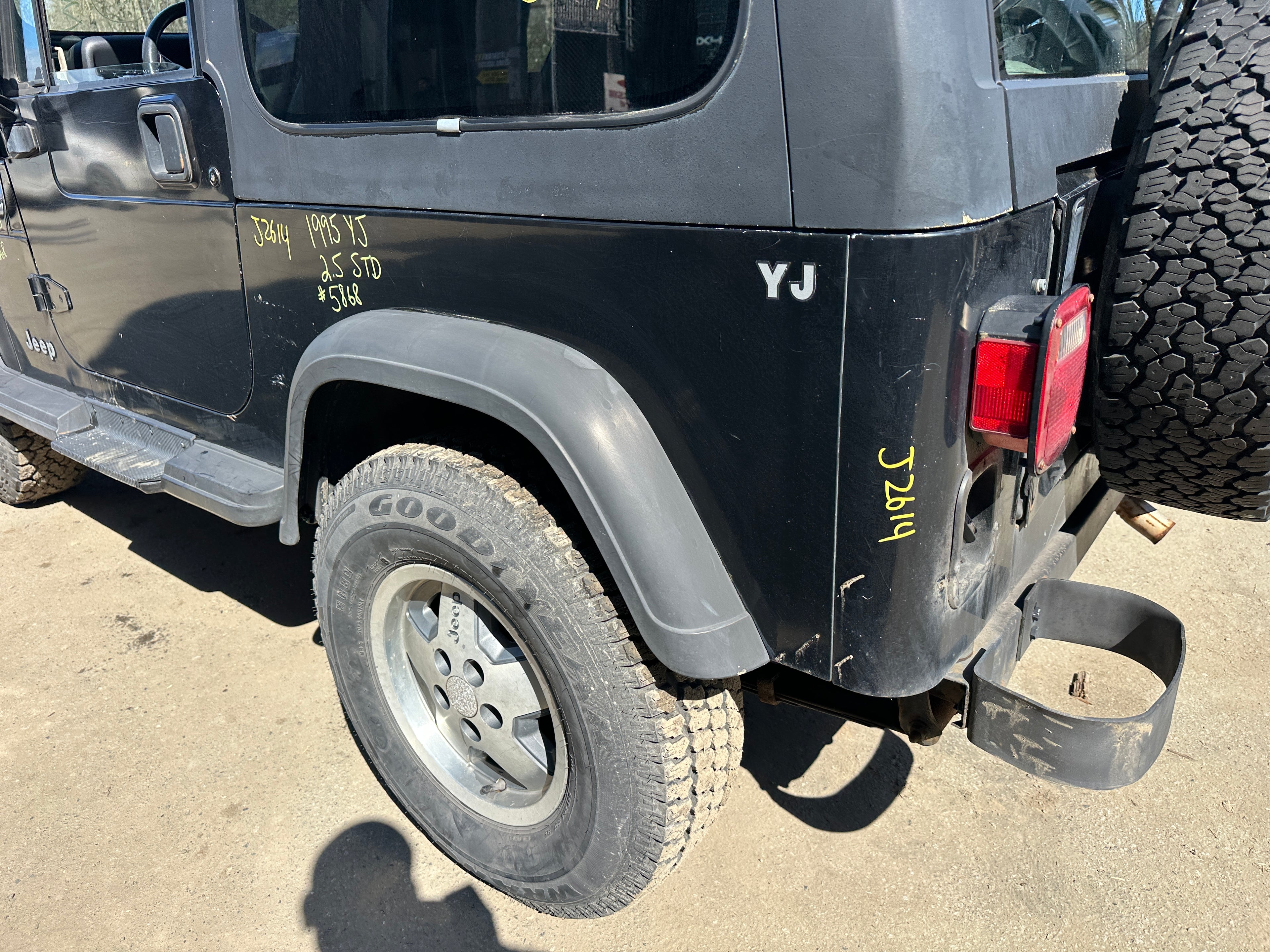 1995 Jeep Wrangler YJ Rio Grande 2.5 – J2614