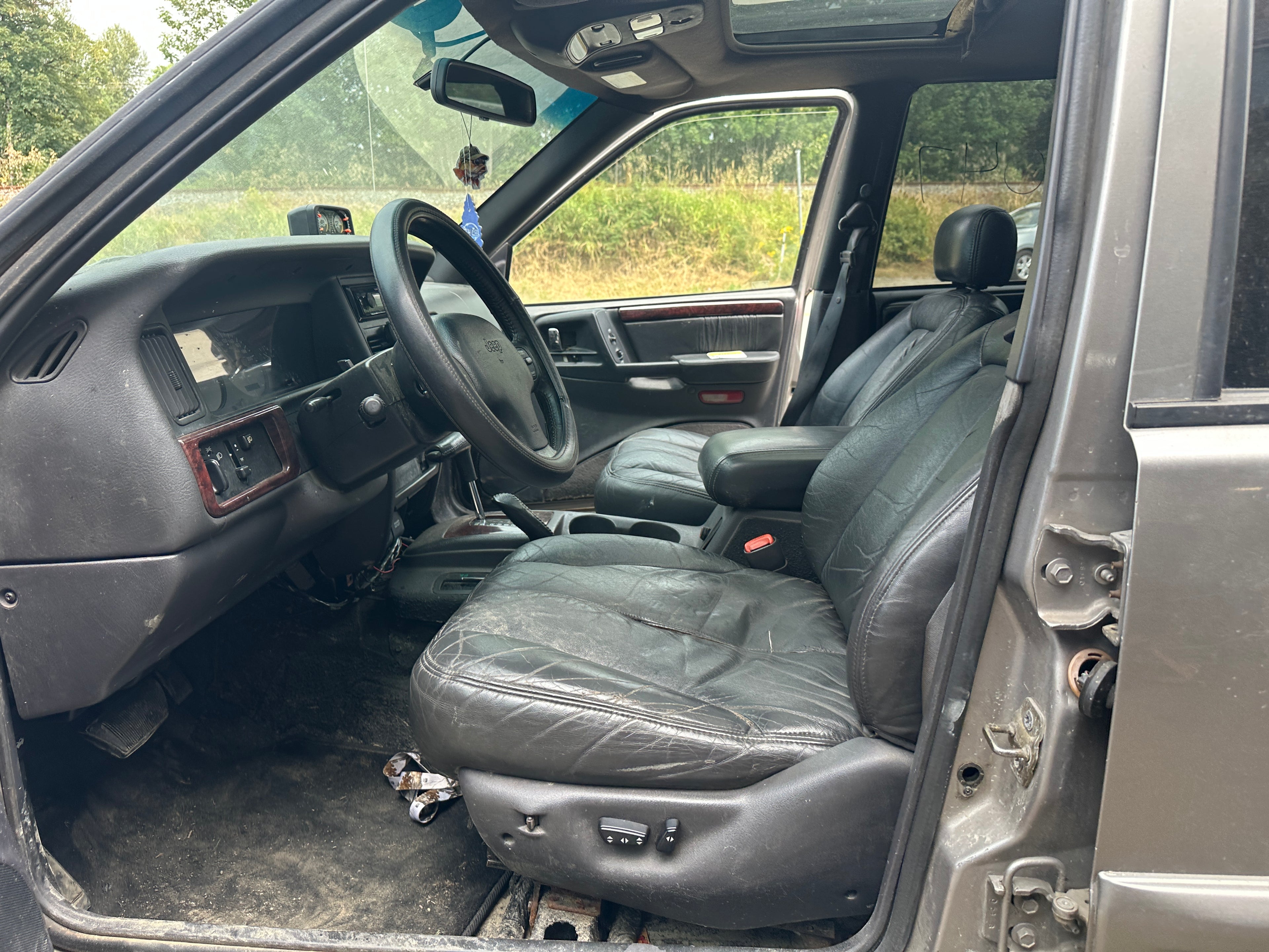 1998 Jeep Grand Cherokee ZJ 5.9 – J2537