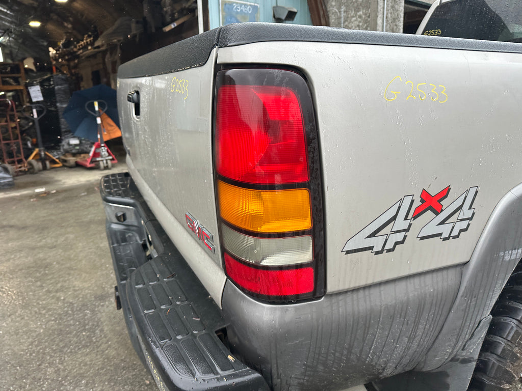 2005 GMC Sierra K2500HD 6.6 LLY Duramax – G2533