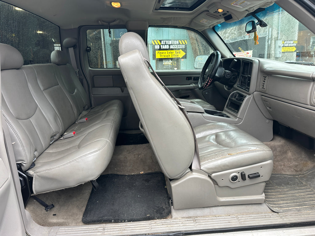 2005 GMC Sierra K2500HD 6.6 LLY Duramax – G2533