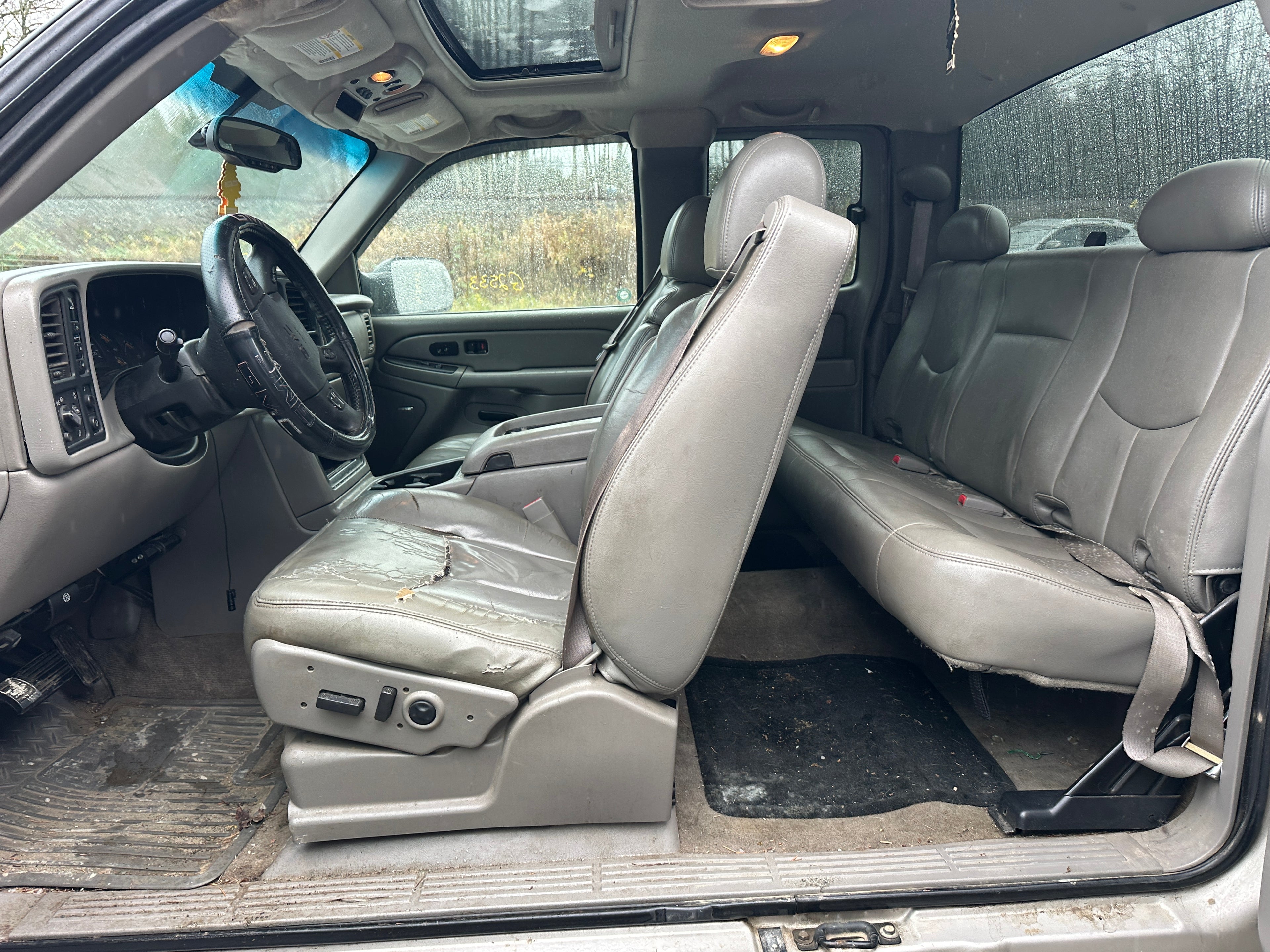 2005 GMC Sierra K2500HD 6.6 LLY Duramax – G2533