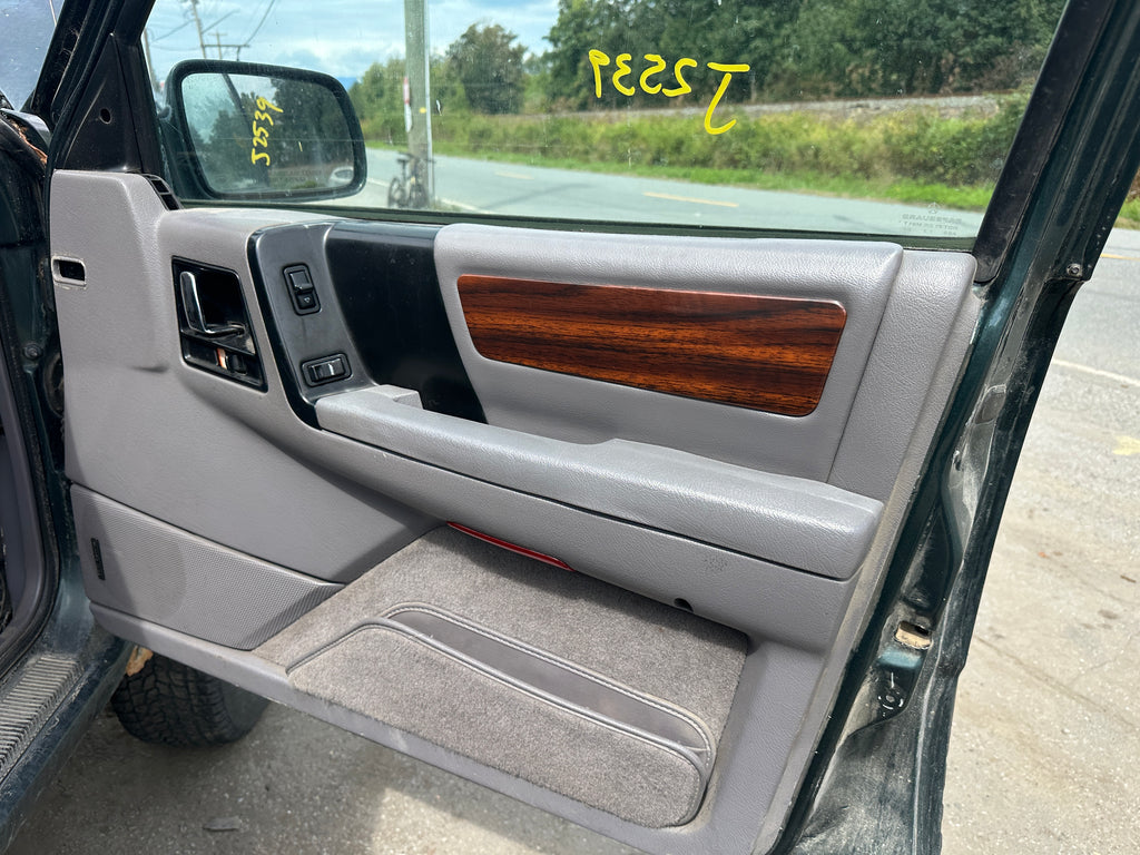 1993 Jeep Grand Cherokee Limited 4.0 – J2539