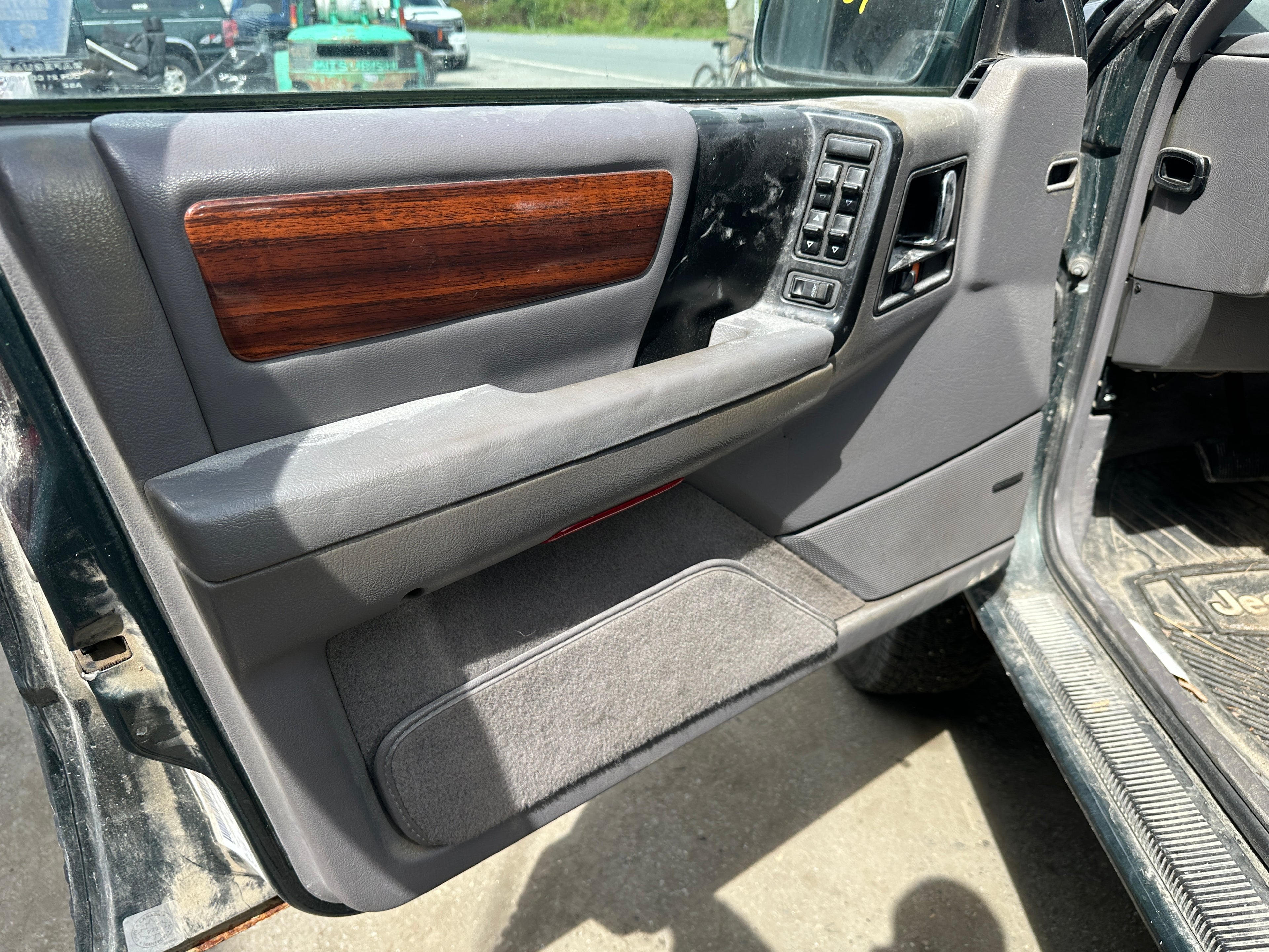 1993 Jeep Grand Cherokee Limited 4.0 – J2539