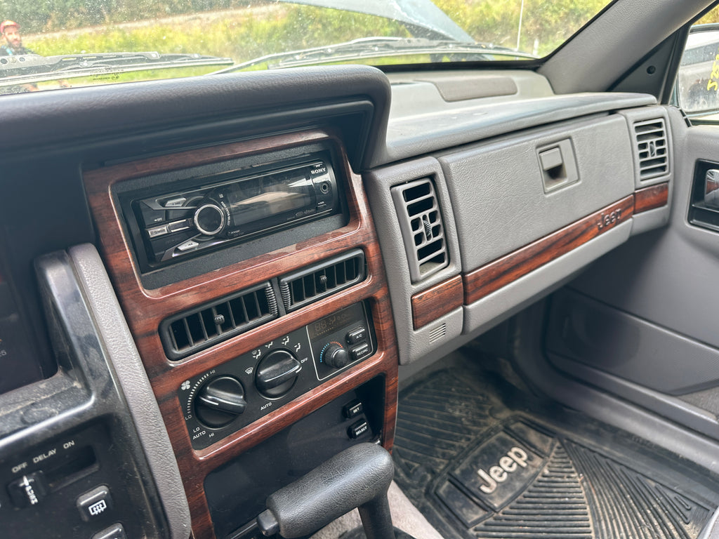 1993 Jeep Grand Cherokee Limited 4.0 – J2539