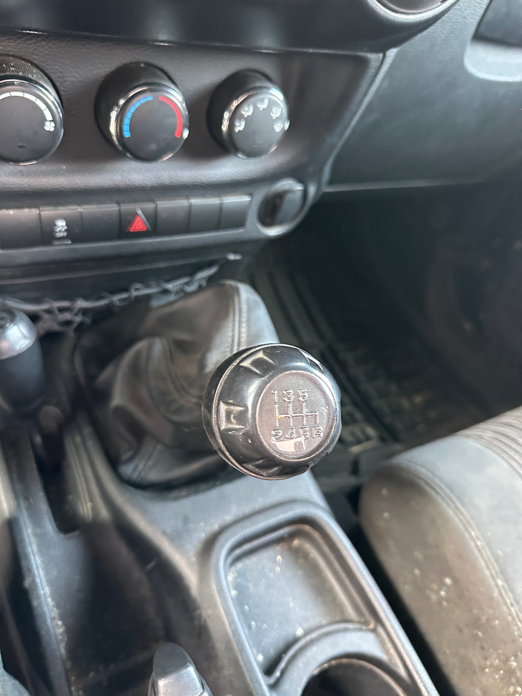 2012 Jeep Wrangler JK 2dr 3.6 – J2522