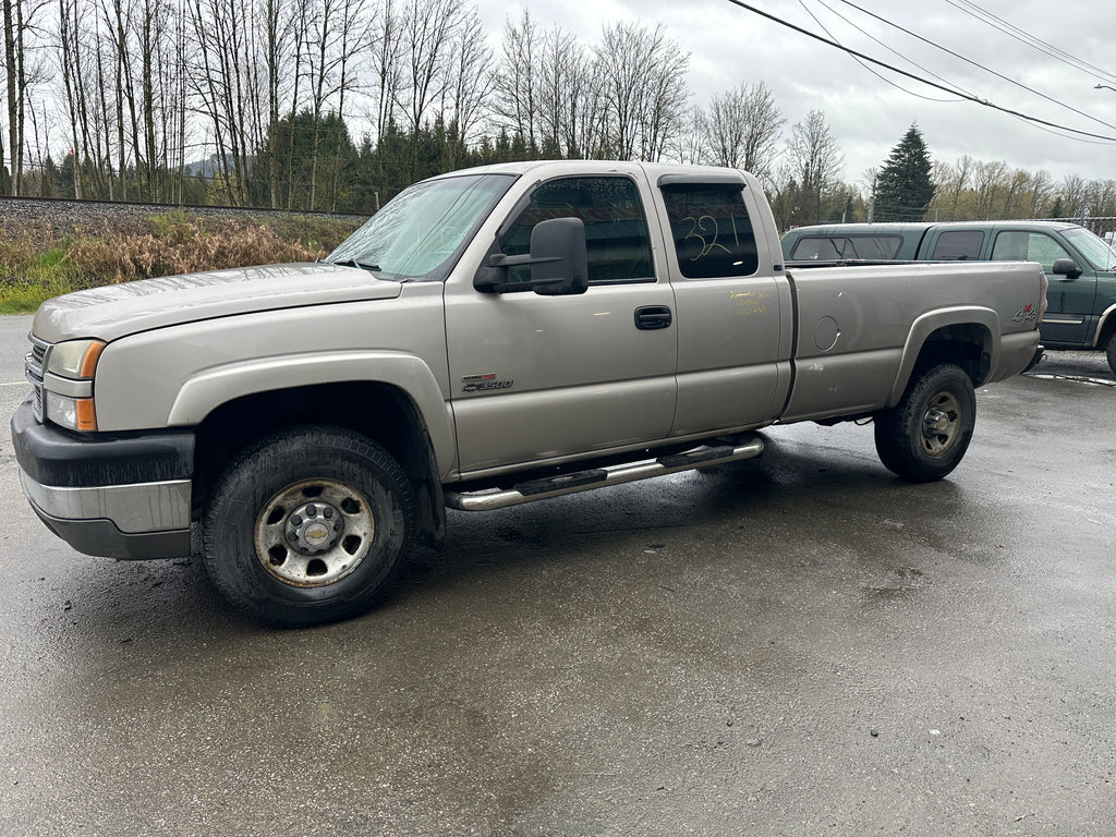 2005 Chevrolet Silverado 3500 6.6L LLY – C2515