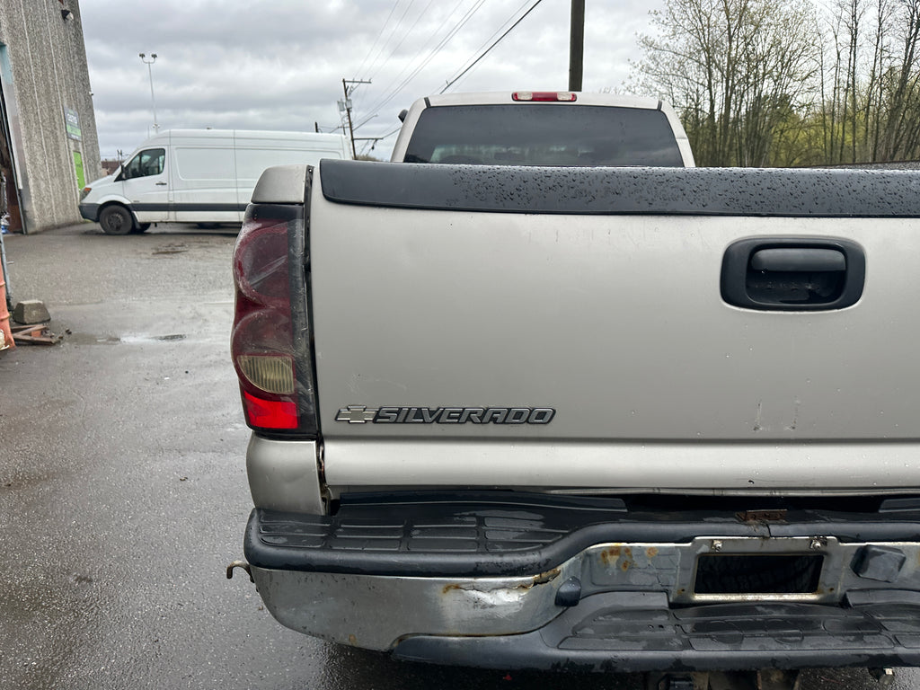 2005 Chevrolet Silverado 3500 6.6L LLY – C2515