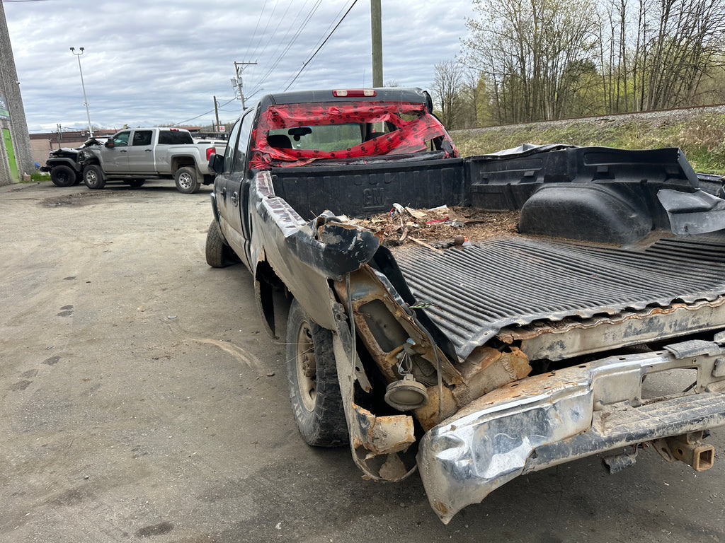 2004 Chevrolet Silverado 3500 6.6L LLY – C2517