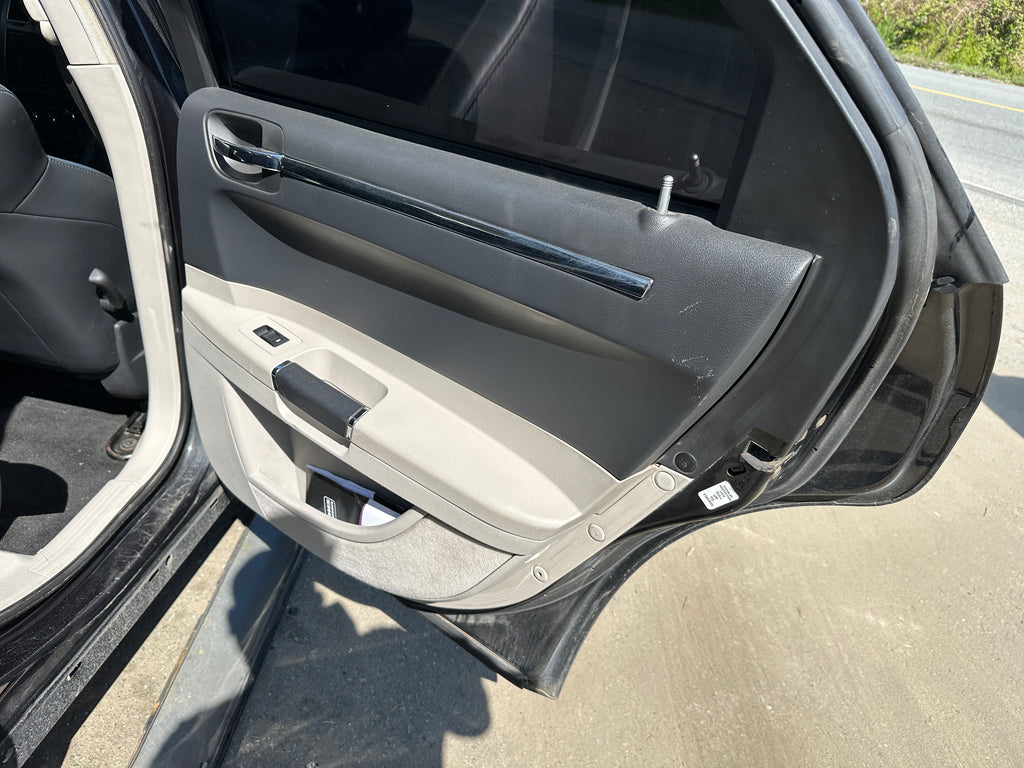 2006 Chrysler 300 SRT8 6.1 – CH2501