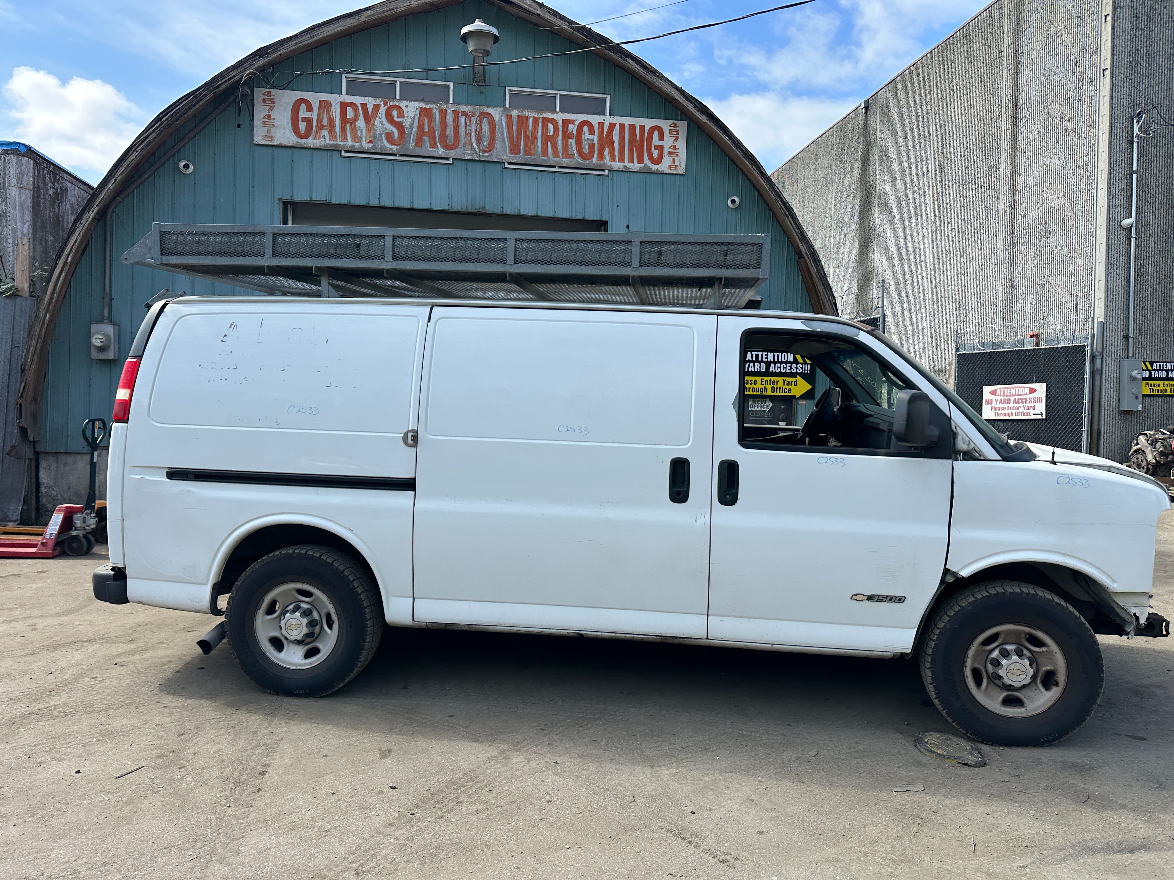 2005 Chevrolet Express G3500 6.0 – C2533