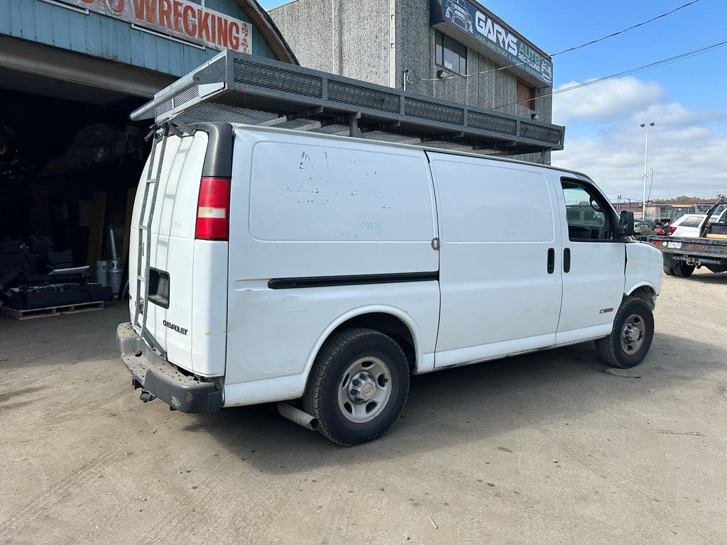2005 Chevrolet Express G3500 6.0 – C2533