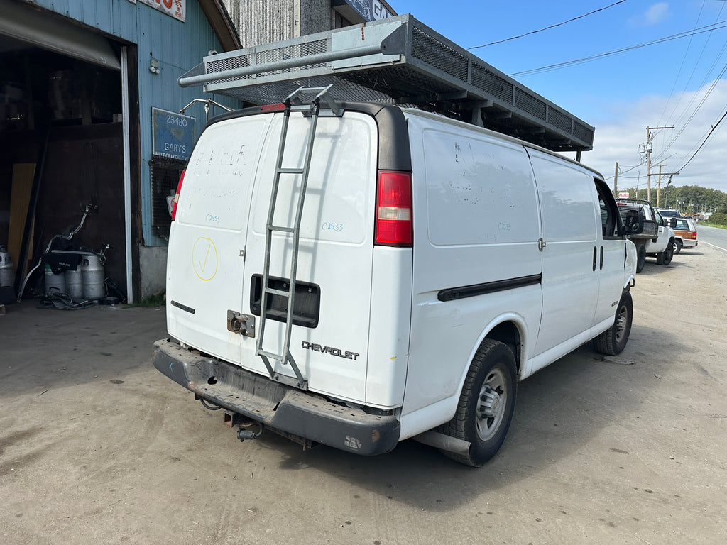 2005 Chevrolet Express G3500 6.0 – C2533