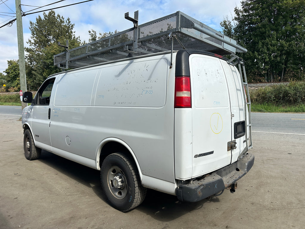2005 Chevrolet Express G3500 6.0 – C2533