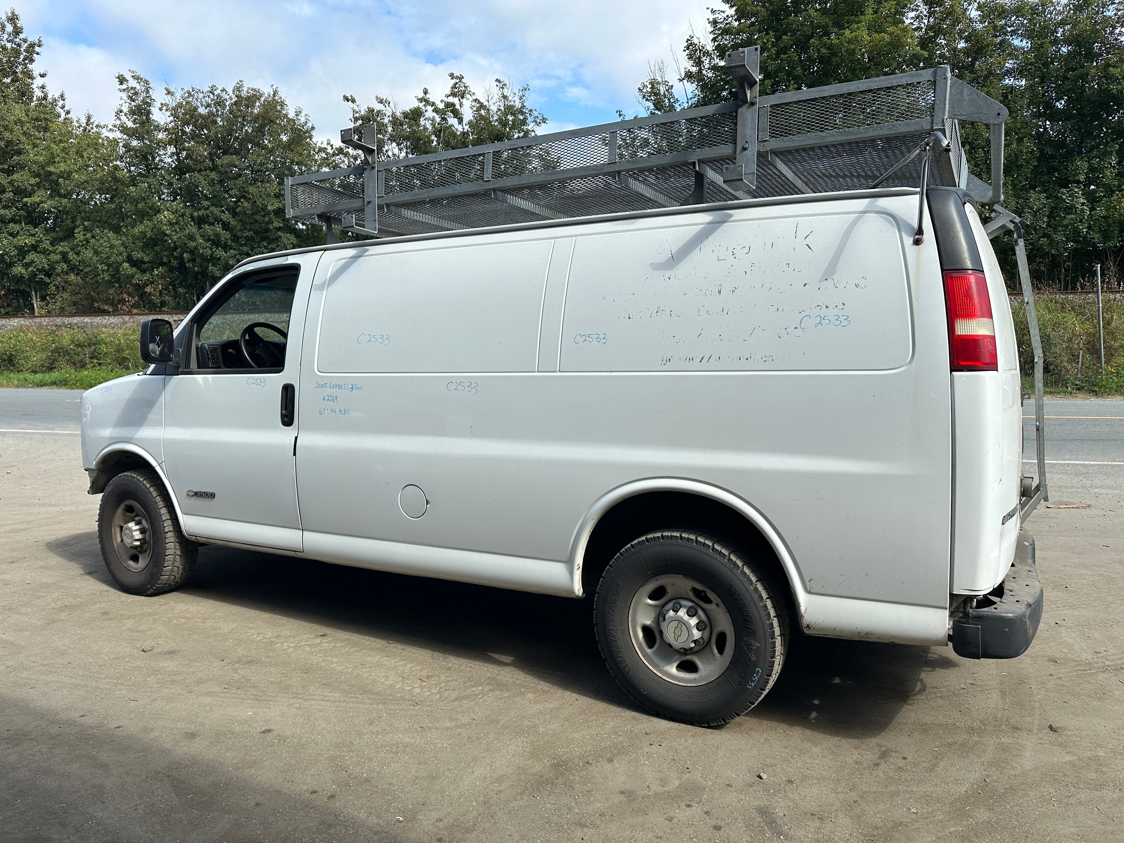 2005 Chevrolet Express G3500 6.0 – C2533