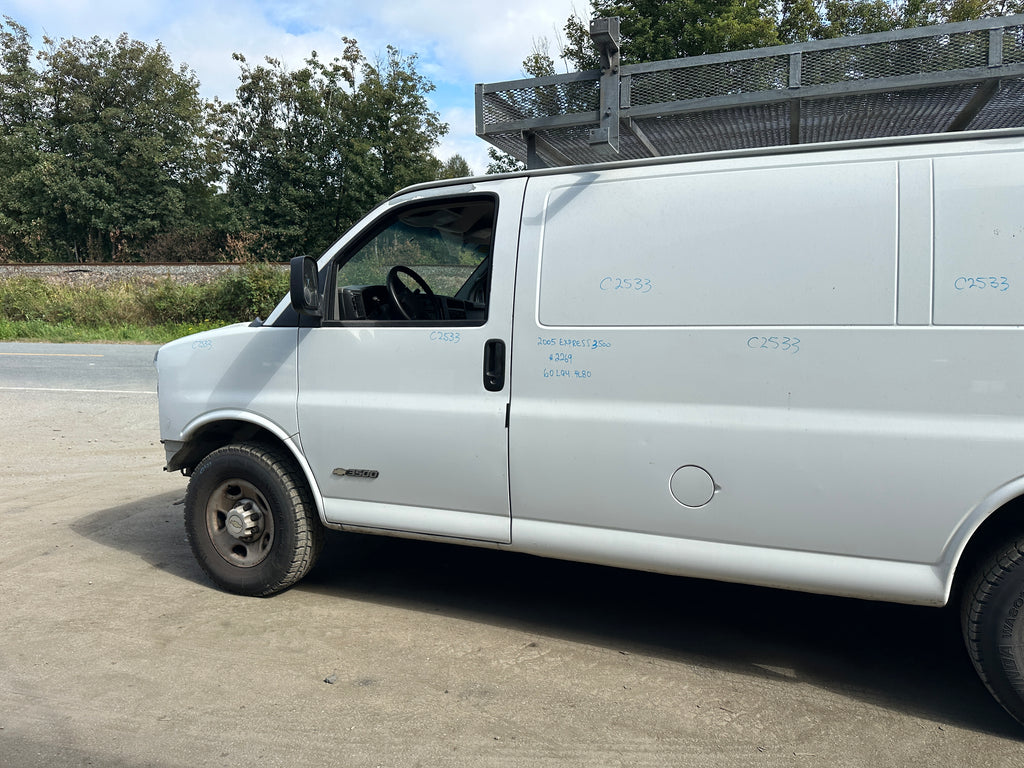 2005 Chevrolet Express G3500 6.0 – C2533