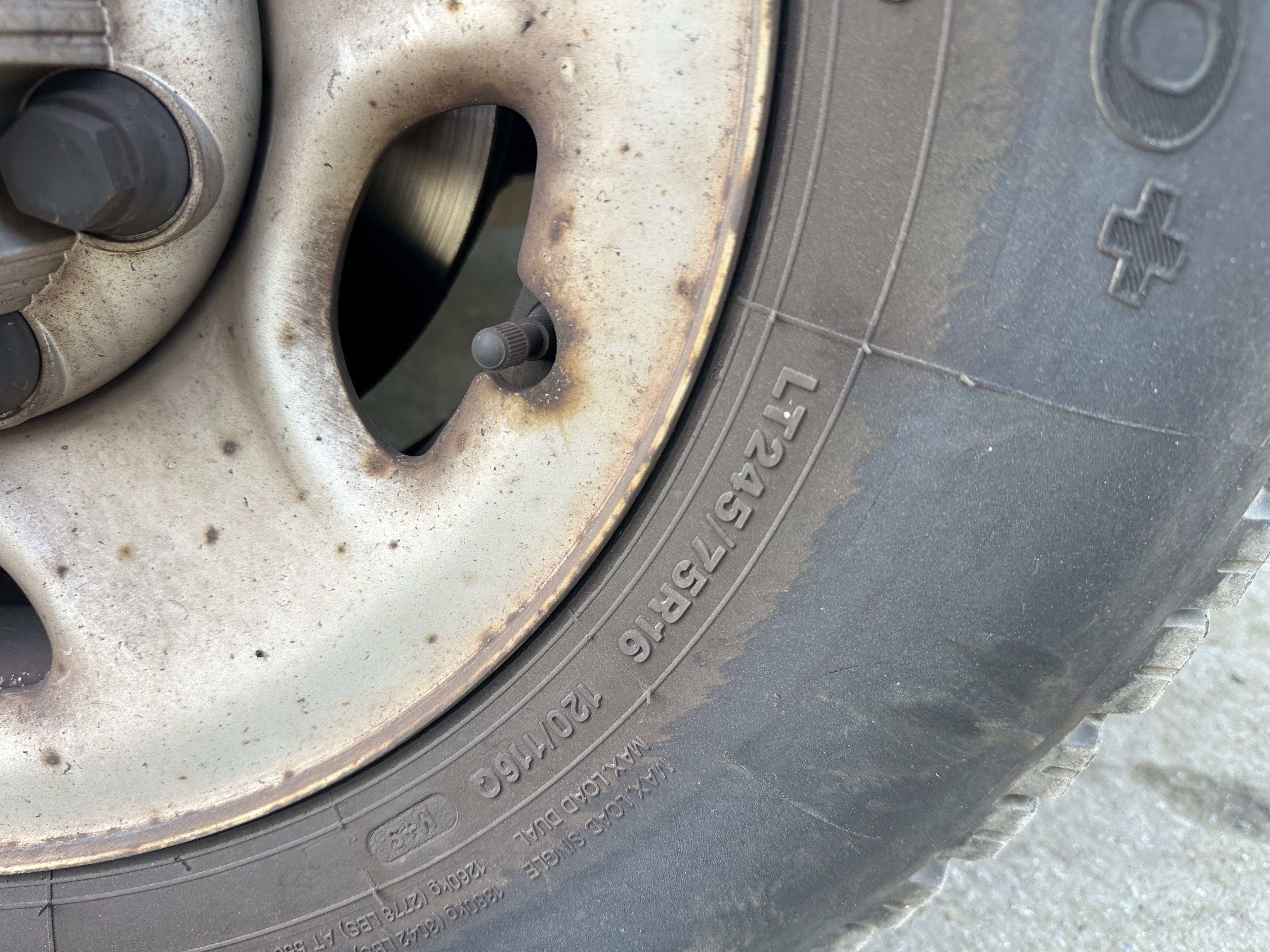 2005 Chevrolet Express G3500 6.0 – C2533