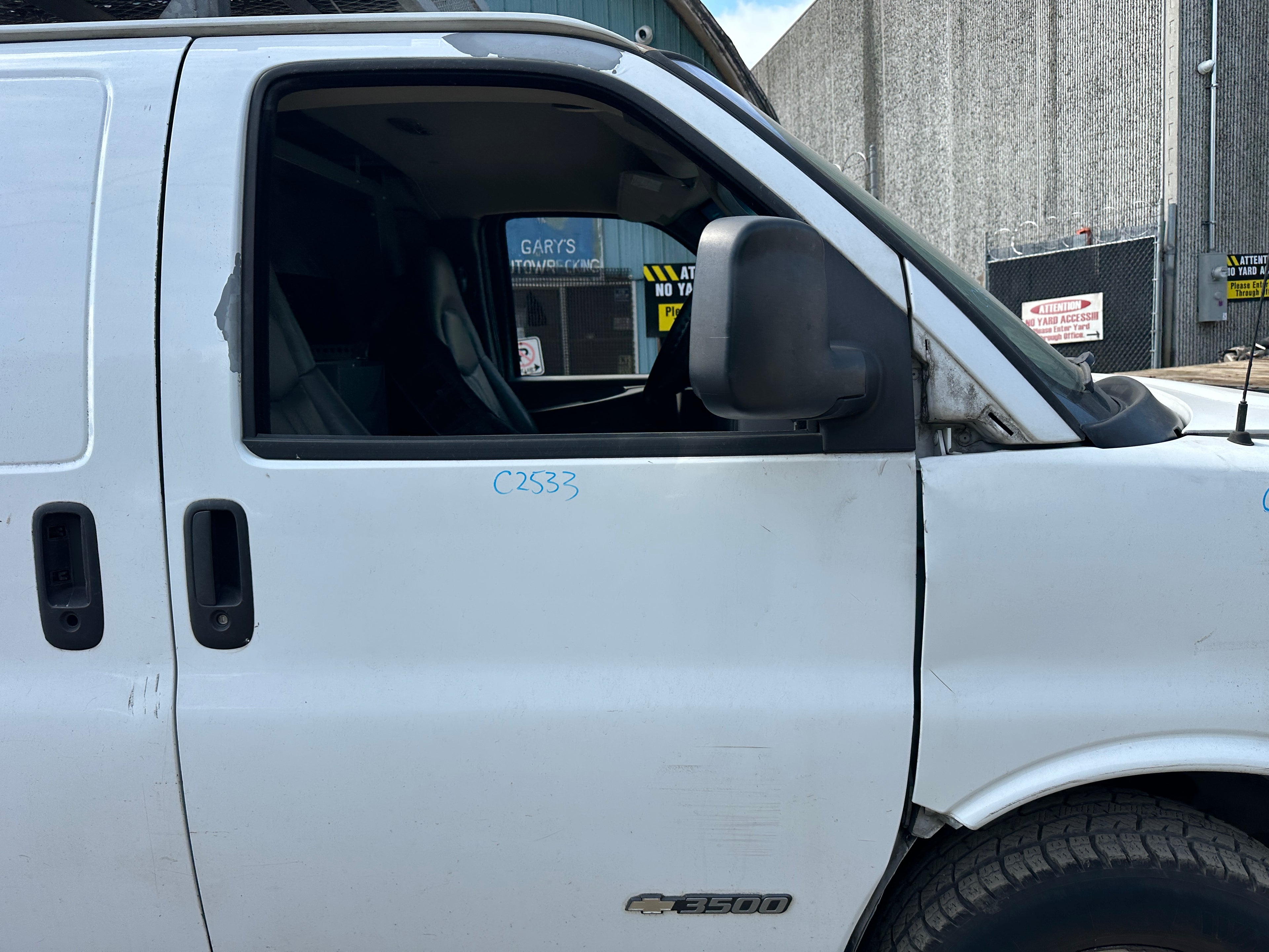 2005 Chevrolet Express G3500 6.0 – C2533