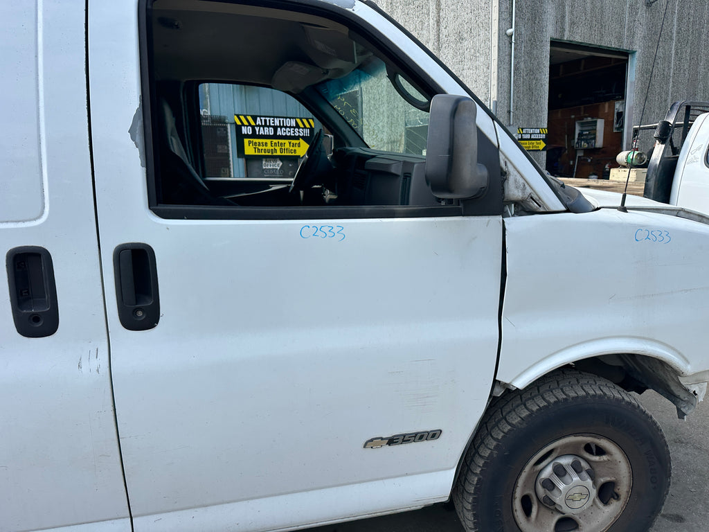 2005 Chevrolet Express G3500 6.0 – C2533