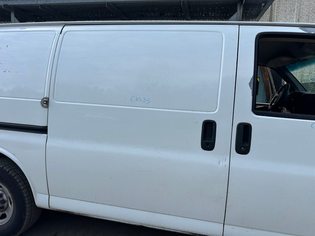 2005 Chevrolet Express G3500 6.0 – C2533