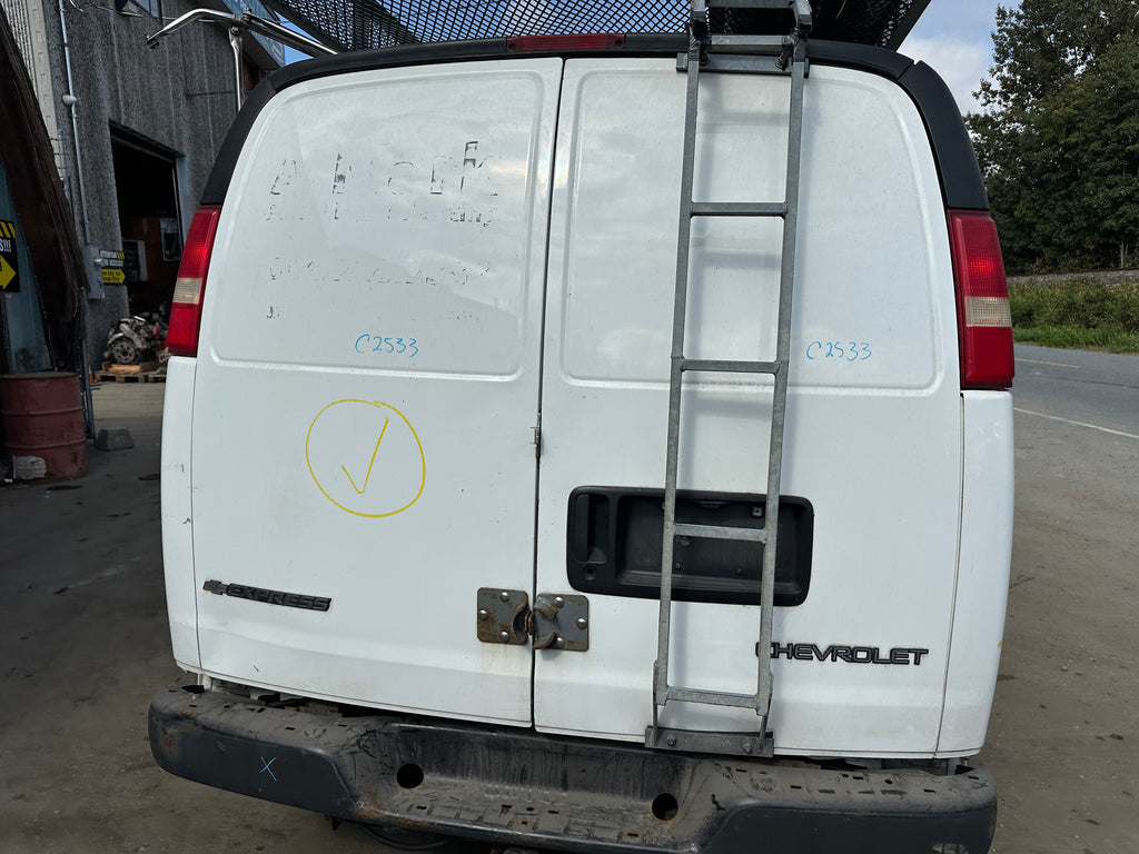2005 Chevrolet Express G3500 6.0 – C2533