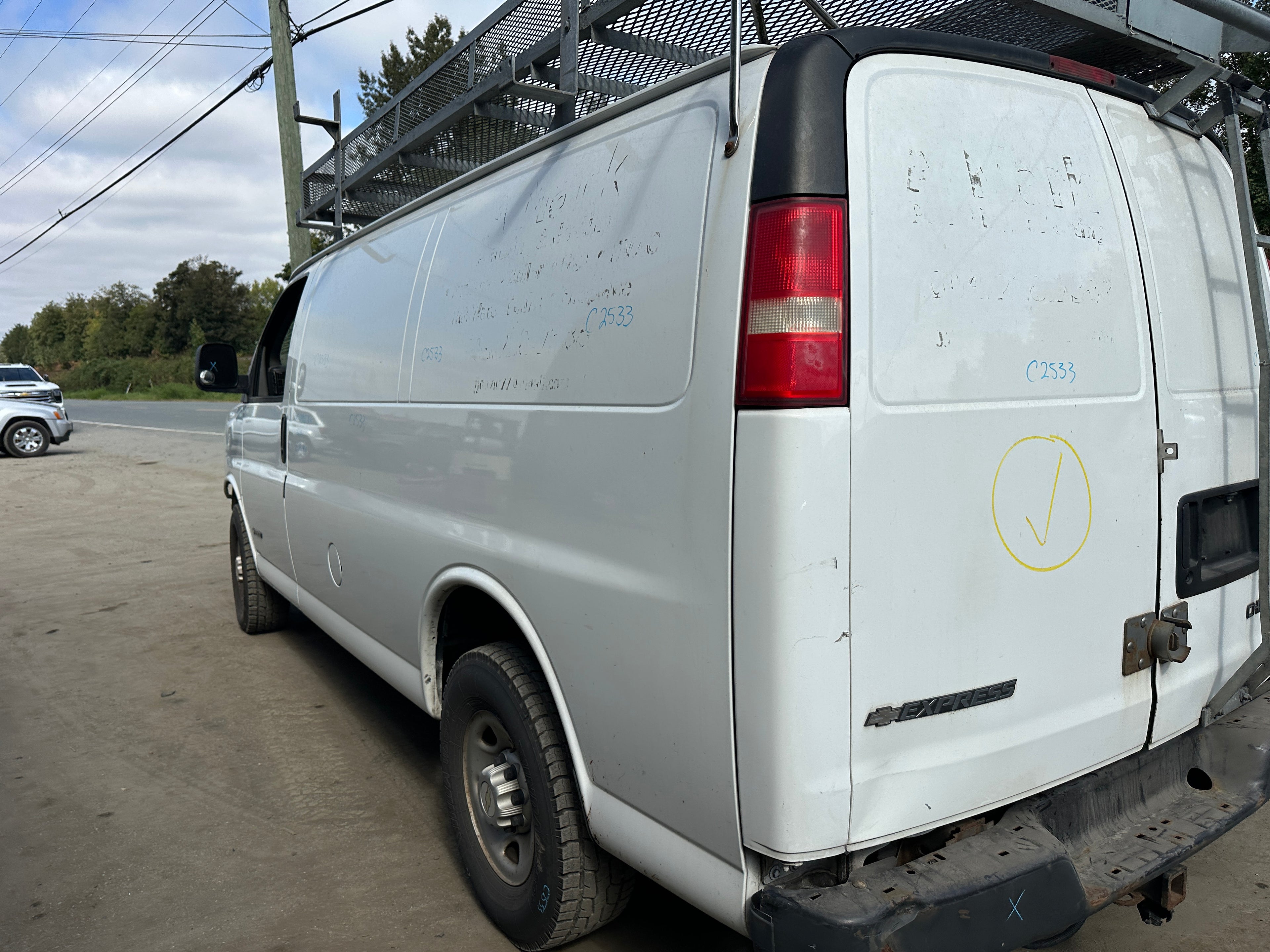 2005 Chevrolet Express G3500 6.0 – C2533