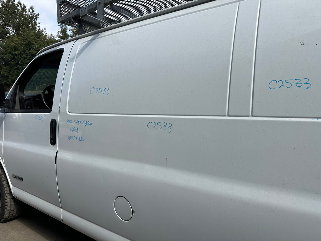 2005 Chevrolet Express G3500 6.0 – C2533