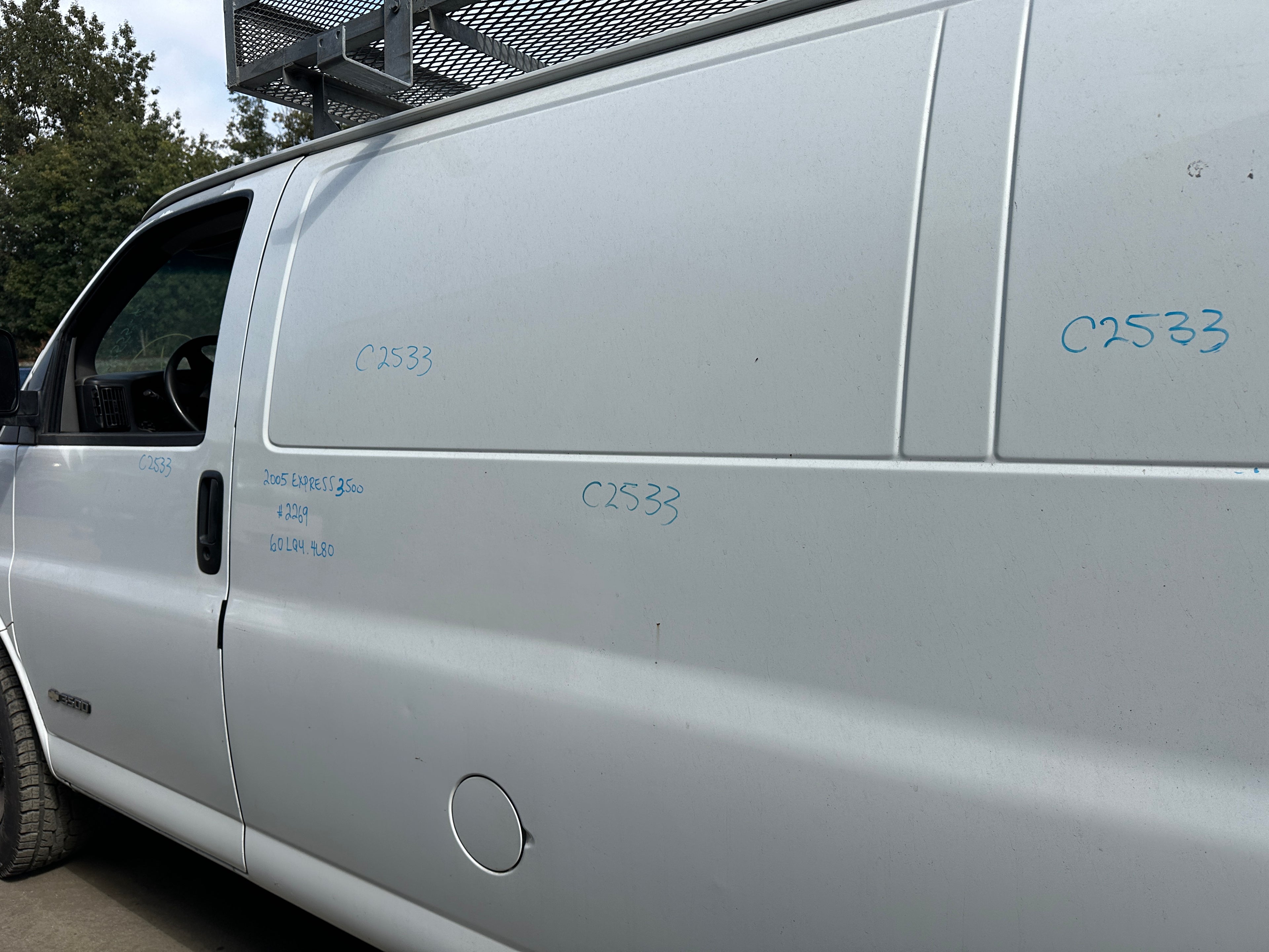 2005 Chevrolet Express G3500 6.0 – C2533