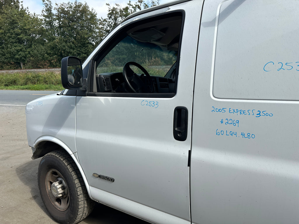 2005 Chevrolet Express G3500 6.0 – C2533
