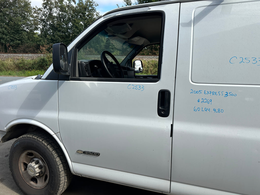 2005 Chevrolet Express G3500 6.0 – C2533