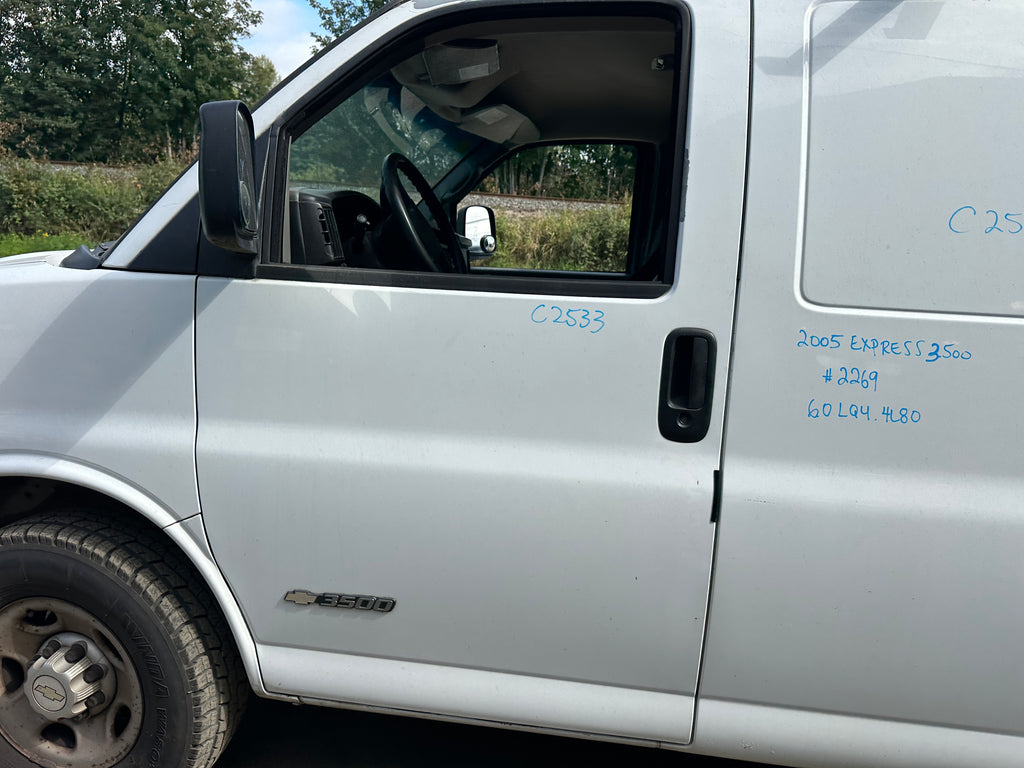 2005 Chevrolet Express G3500 6.0 – C2533