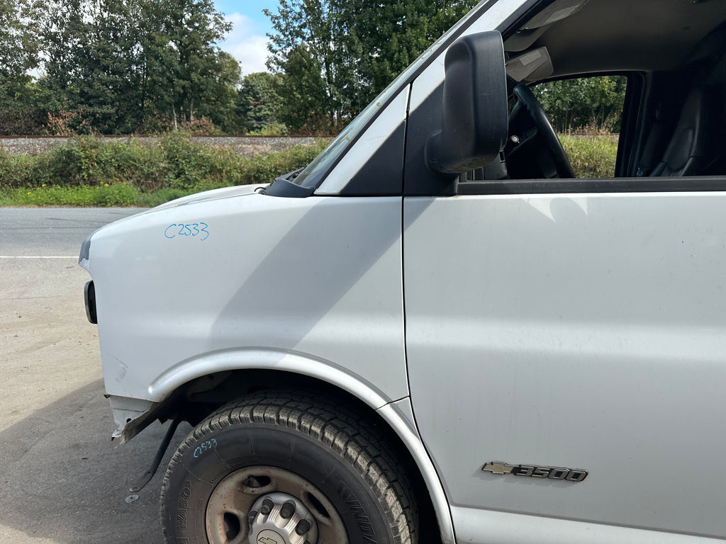 2005 Chevrolet Express G3500 6.0 – C2533