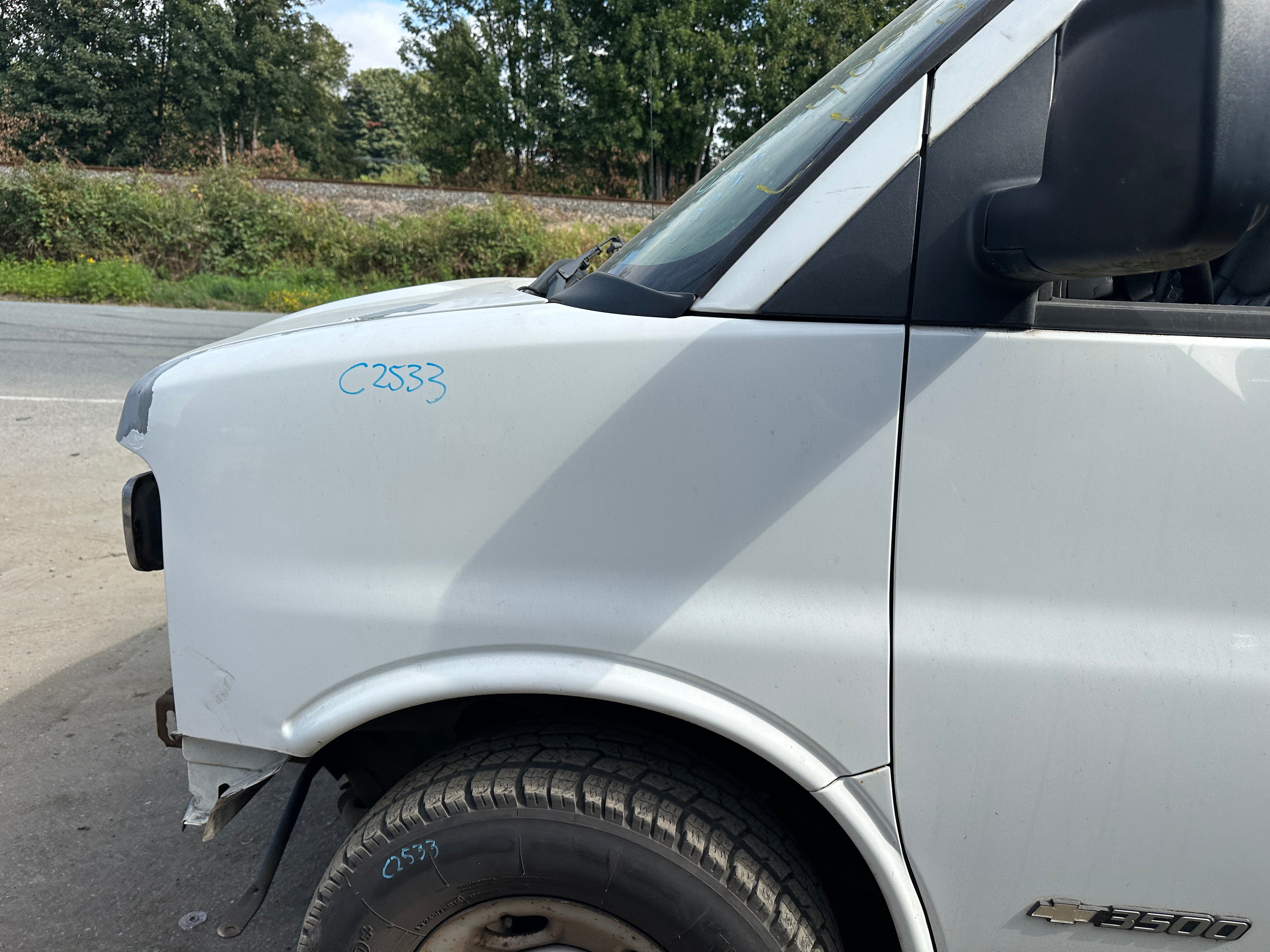 2005 Chevrolet Express G3500 6.0 – C2533