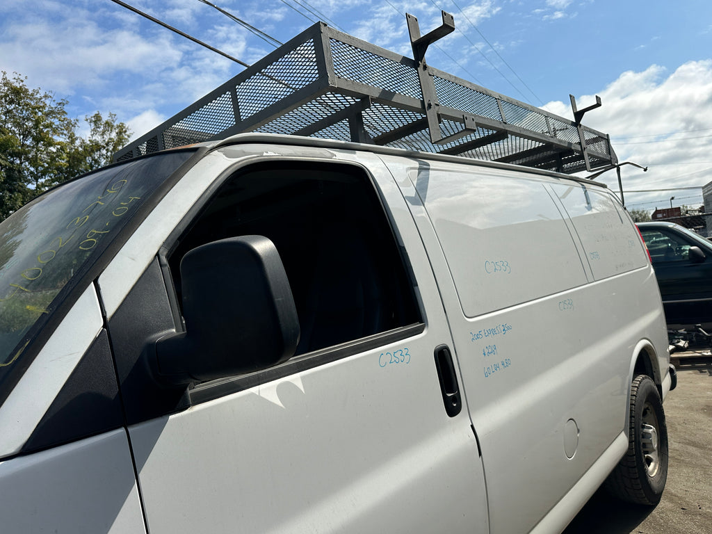 2005 Chevrolet Express G3500 6.0 – C2533