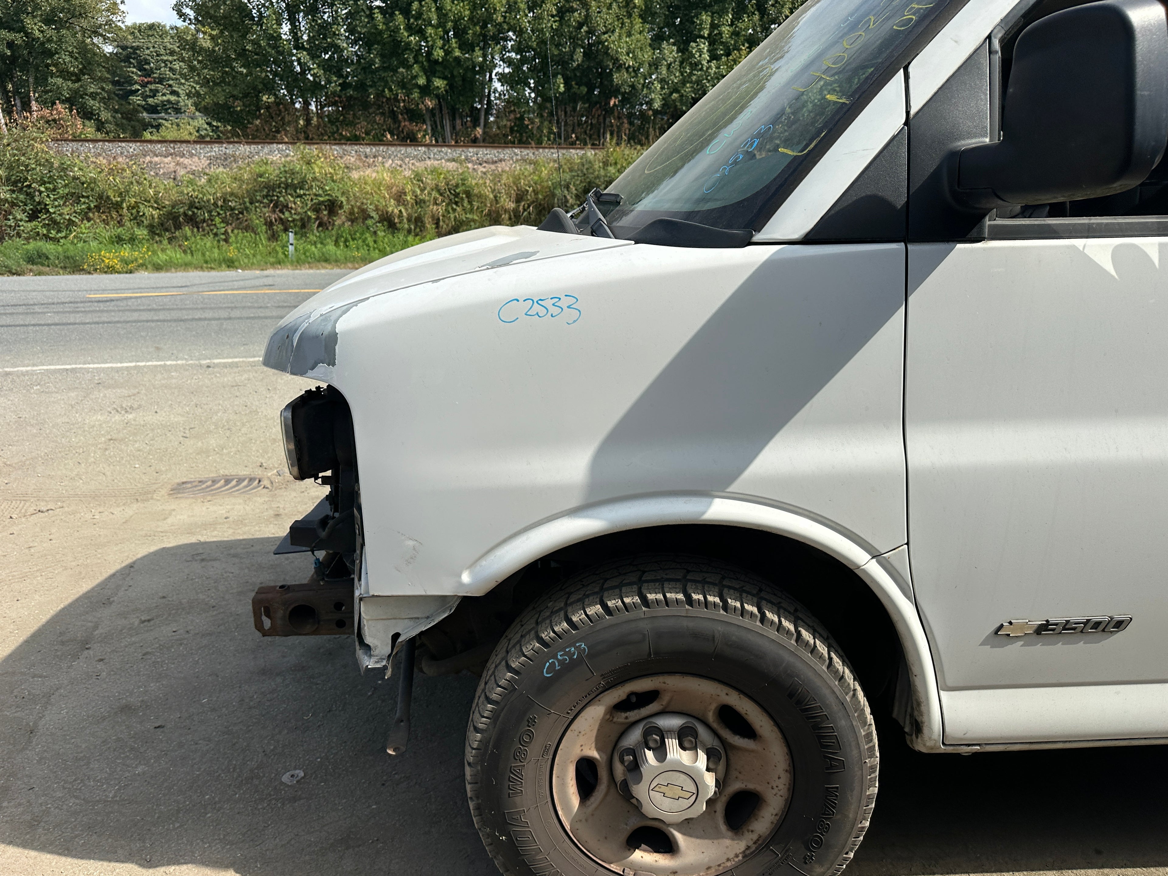 2005 Chevrolet Express G3500 6.0 – C2533