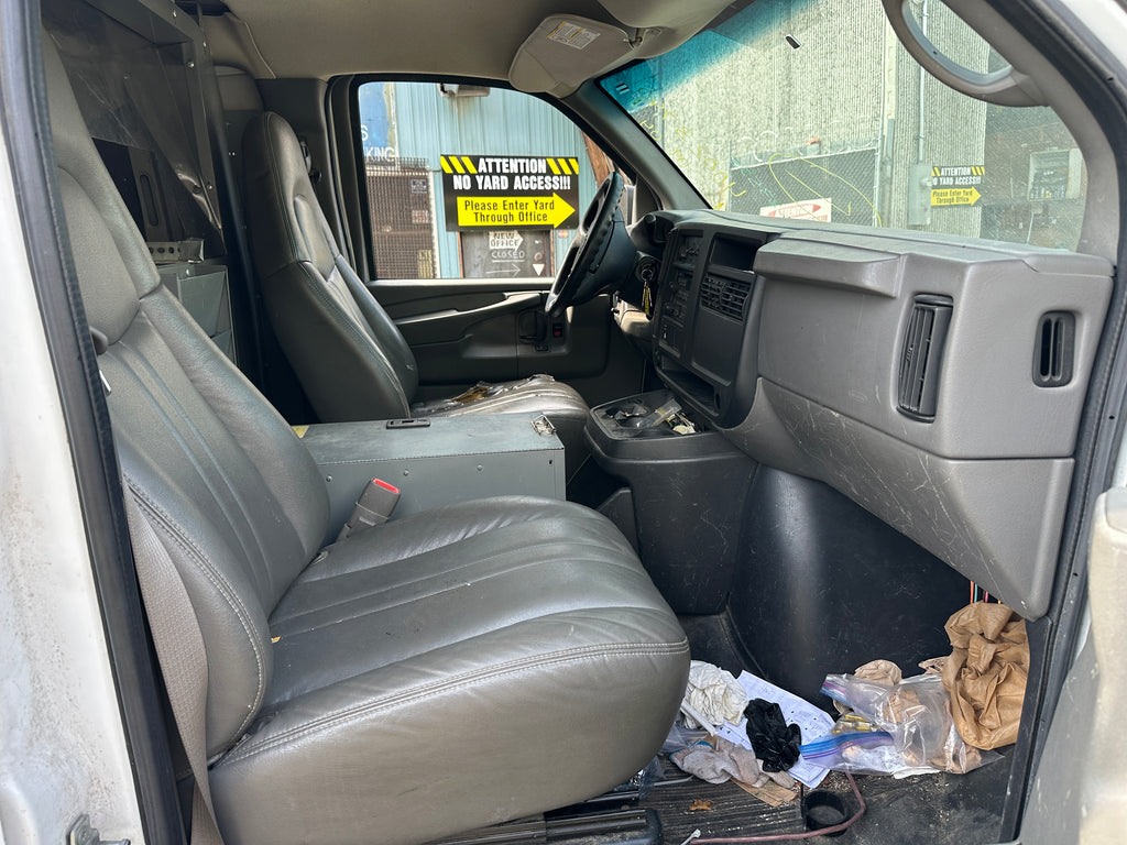 2005 Chevrolet Express G3500 6.0 – C2533